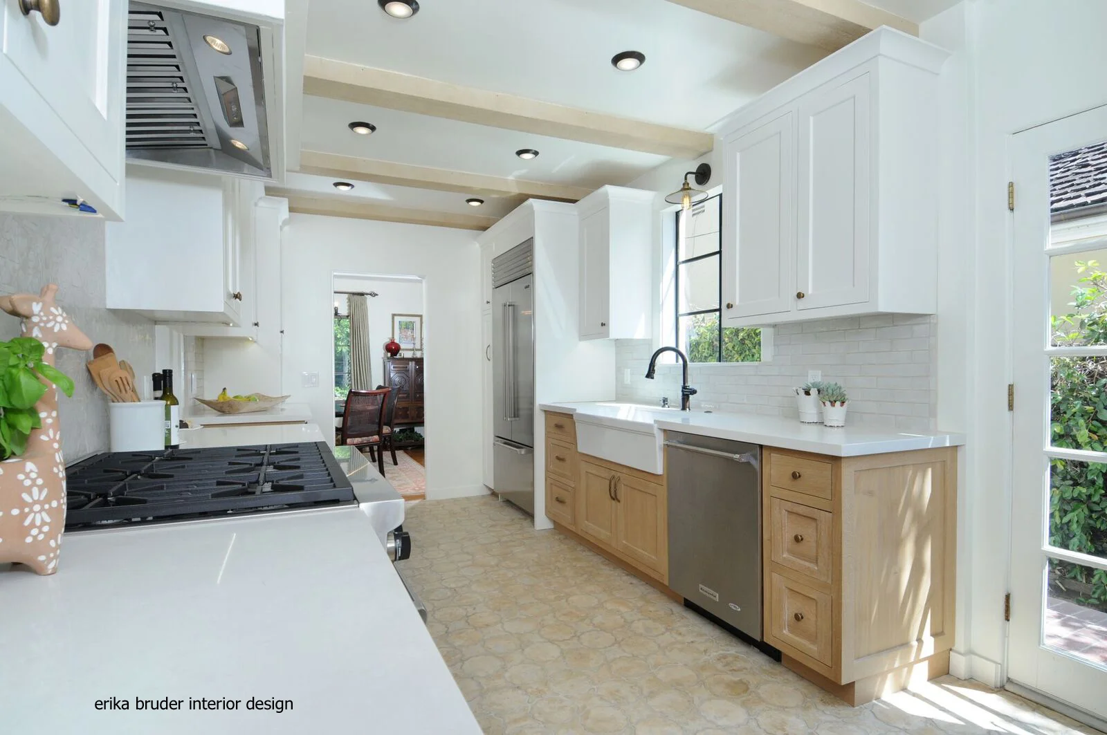 beautiful use of Hacienda in the limestone texture | Ladrillo's arabesque collection