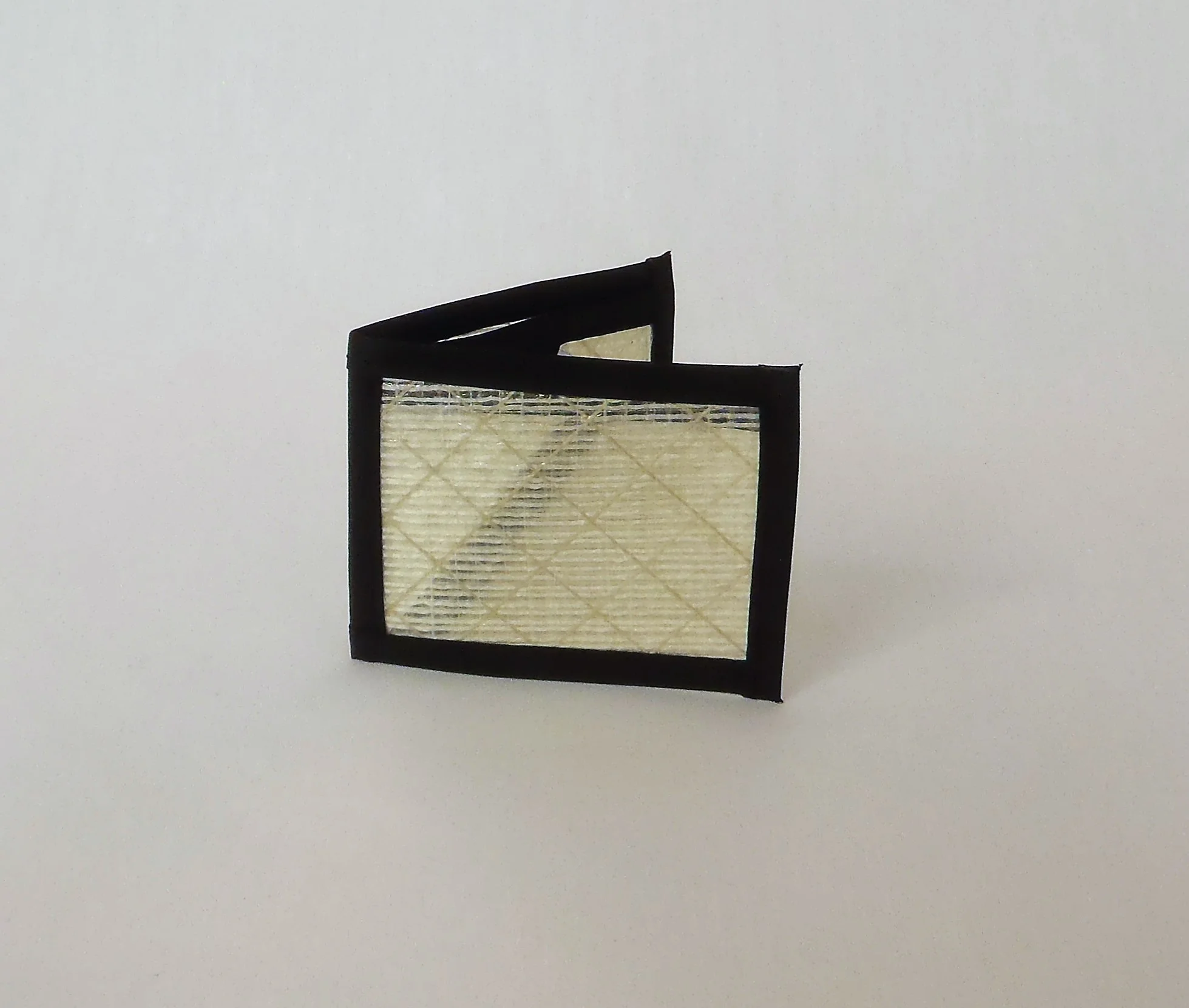 WALLET: Off-White & Black