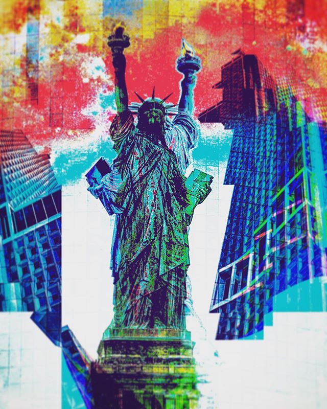 #ladyliberty got a bit #glitchedup #thisafternoon. She couldn&rsquo;t decide if she was #comingorgoing 
#statueofliberty #libertyisland #whitehall #newyork #manhattan #politicalart #liberty  #glitchinthecity #minimalism #instaglitch #glitchartistcoll