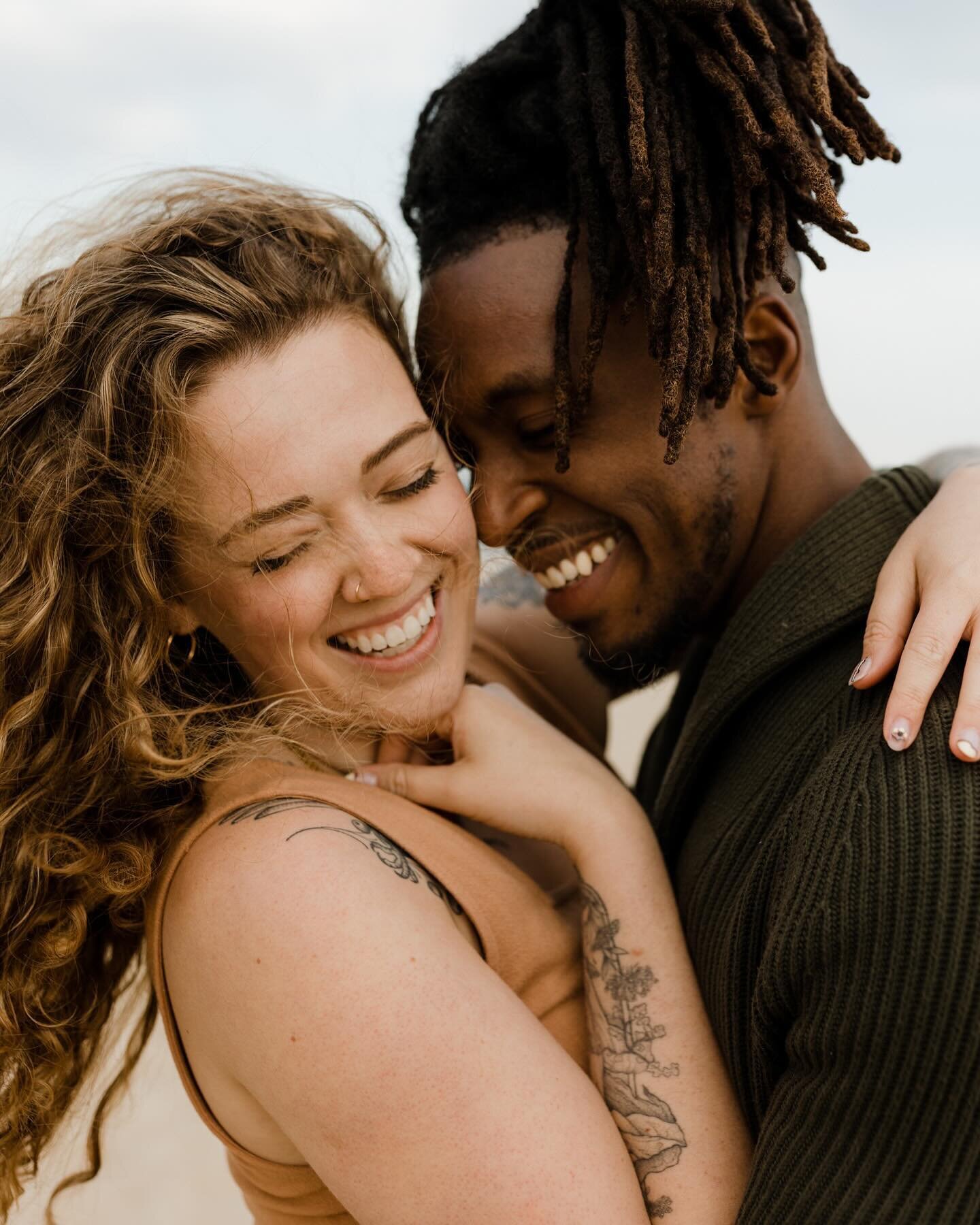 Megan &amp; Sean on the beach, bein&rsquo; all cute 🥹