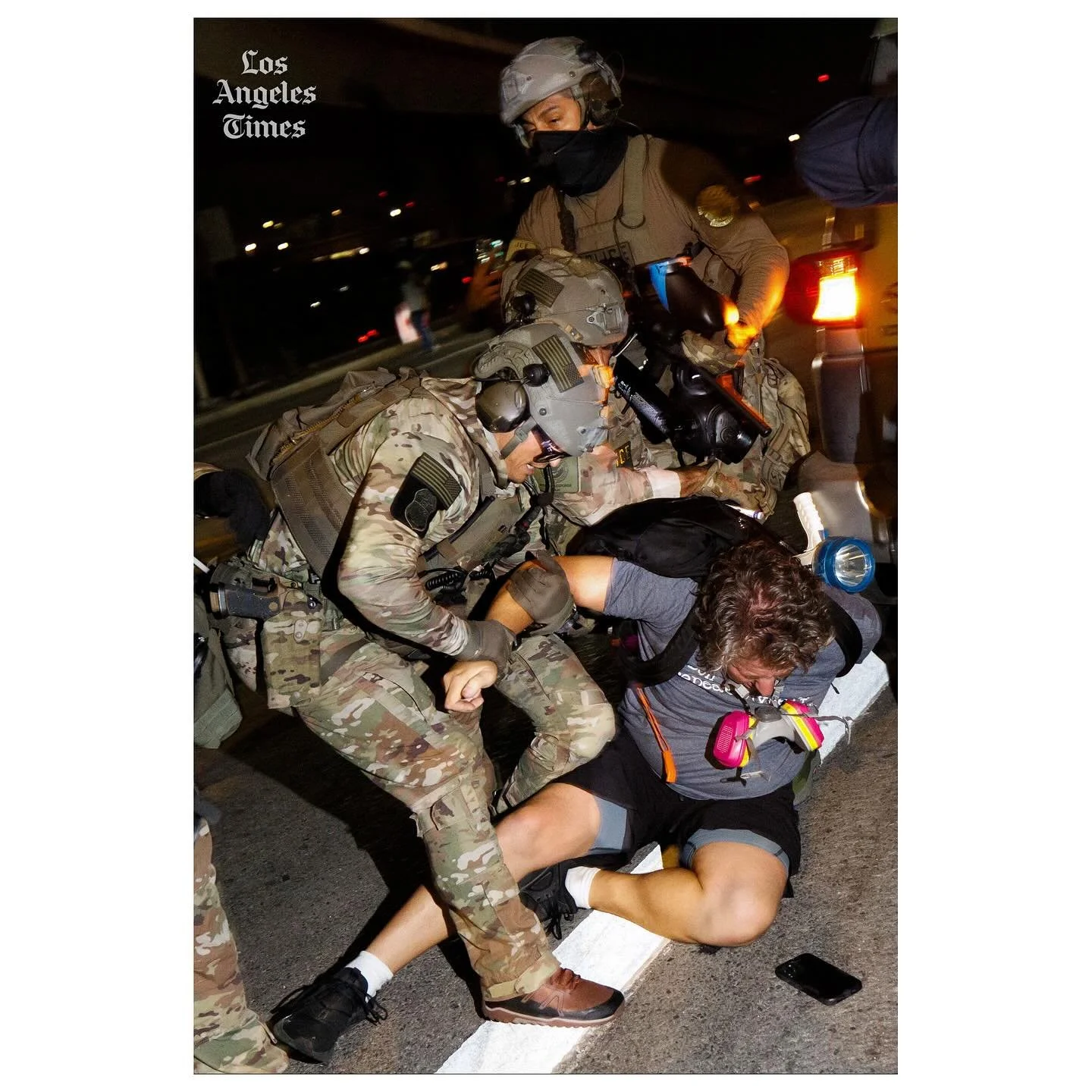 Happy Labor Day outside the Roybal where immigration rights activists clashed with the National Guard, DHS and ICE Police.

@latimes 

#news #ice #immigration #politics #protest