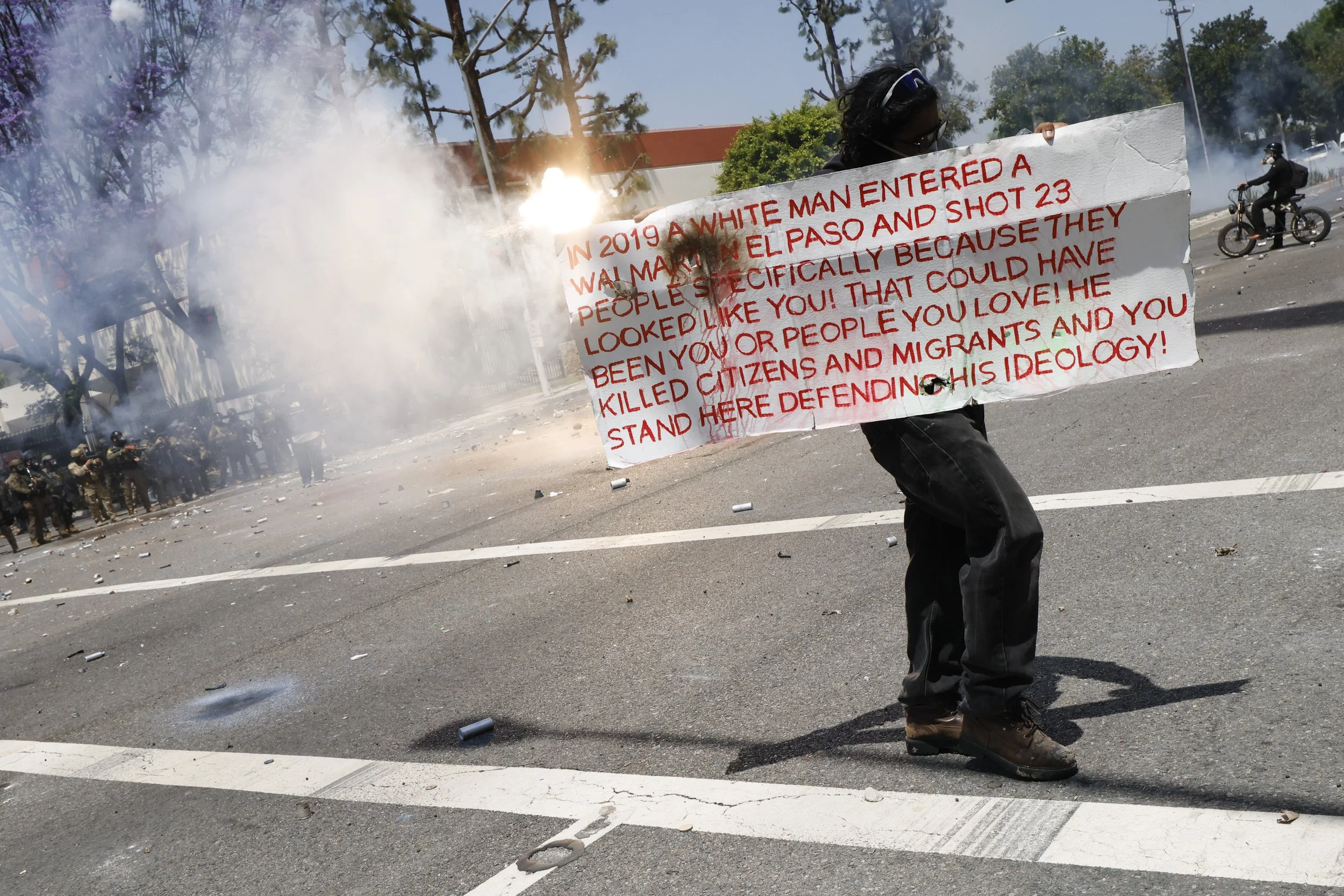 1509554_me-ICE-immigration-protest-paramount_CES_2405.JPG