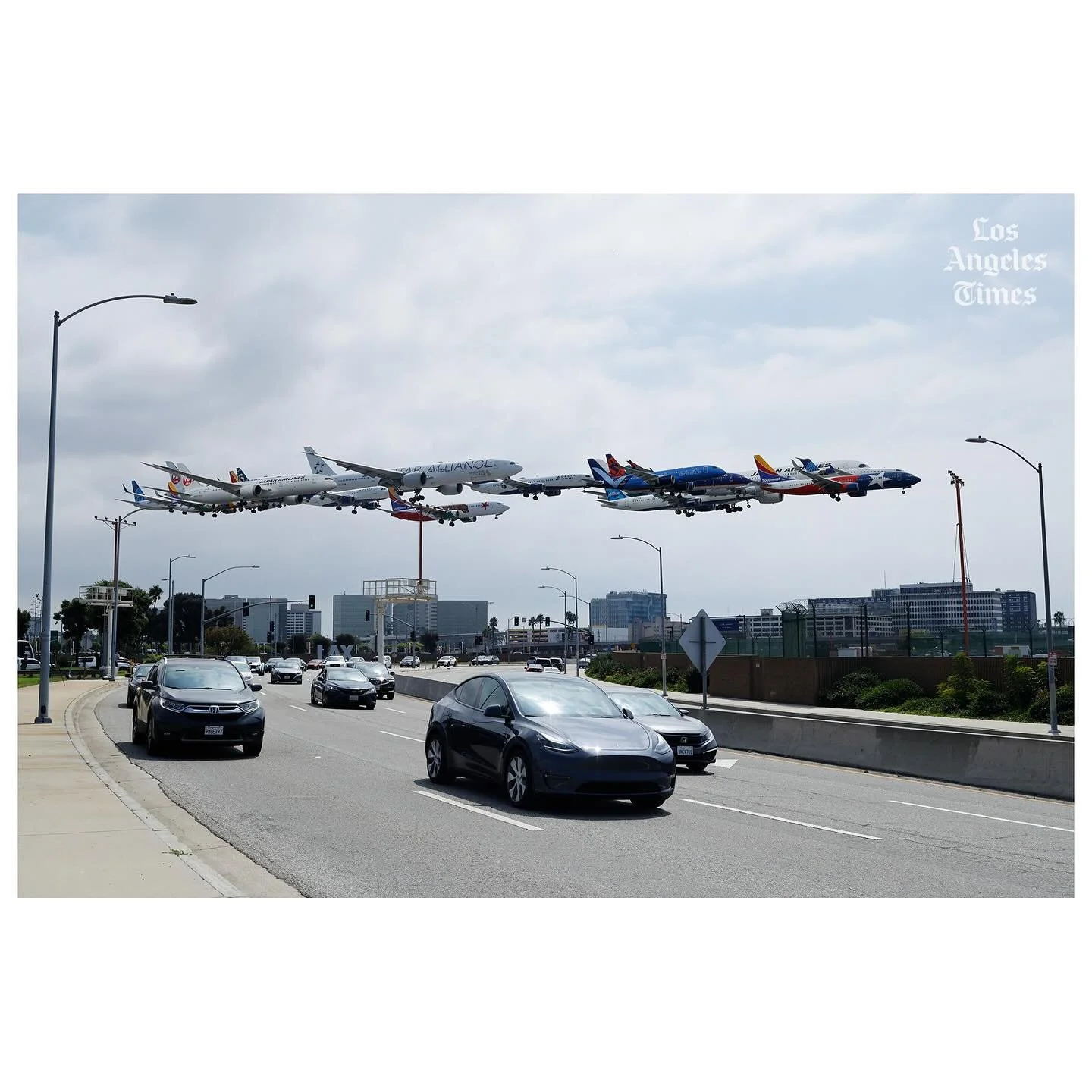 Random composite from plane spotting today.

#planes #lax #planespotting