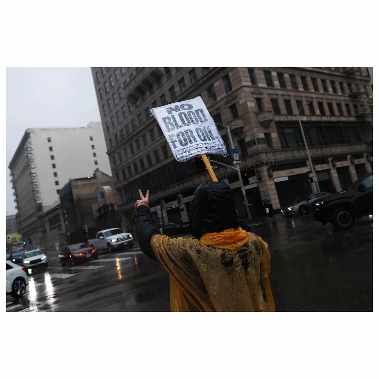 Hundreds gather outside Pershing Square to protest the United States&rsquo; apprehension of Venezuelan President Nicol&aacute;s Maduro during a military raid in Caracas, Venezuela the previous night, on Jan. 3, 2026 in Los Angeles, Calif.

#news #pho