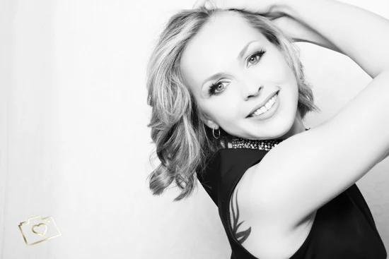 Makeover Photoshoot with Afternoon Tea - Curves Photography Studios - Mum and Daughter_033.jpg