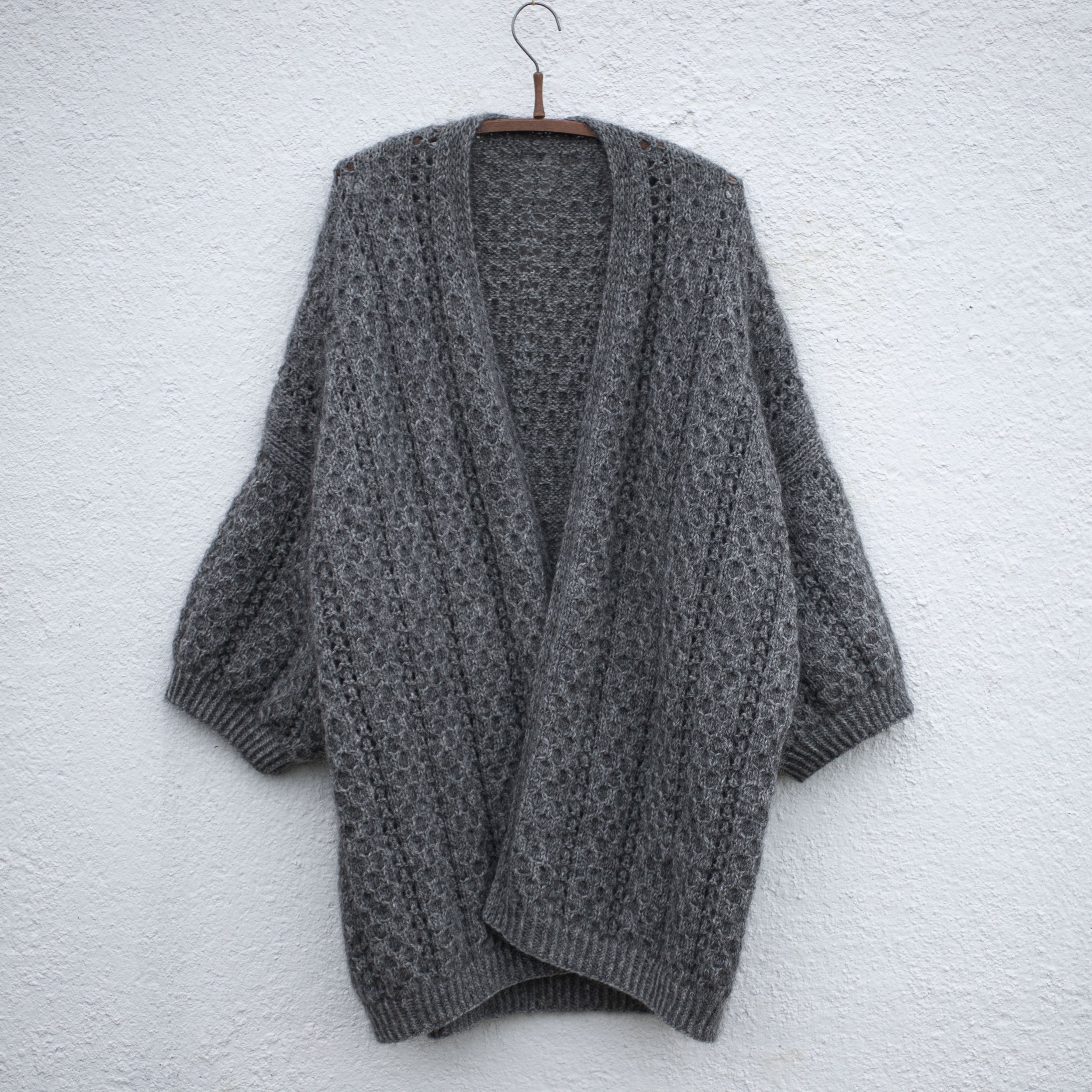 Comma Cocoon, knitting pattern in English. — Anne Ventzel
