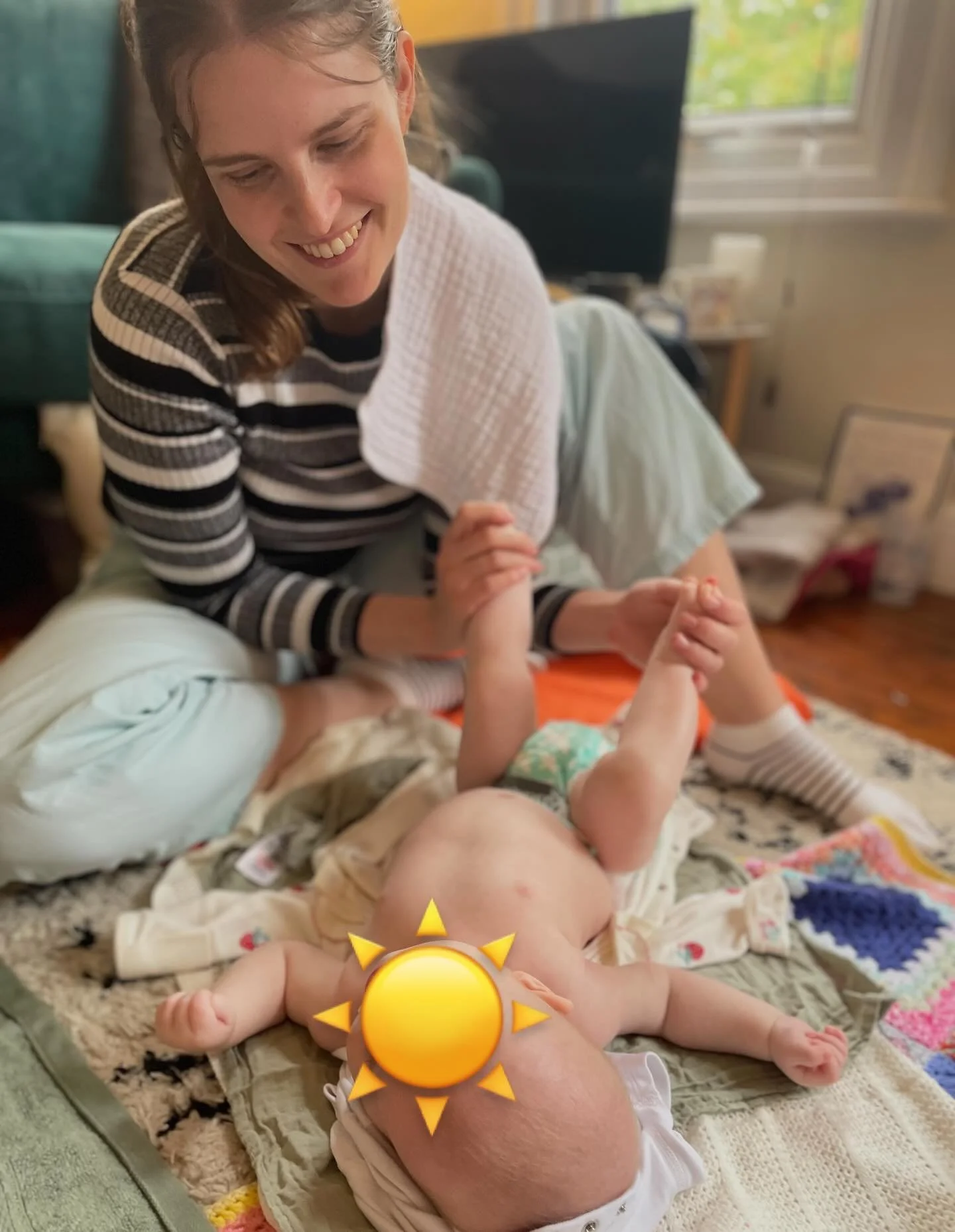 A few tender snaps from baby massage today. Week 4 is always a turning point. Babies know the space and what’s happening, the group have bonded, and parents feel comfortable and are growing confident exploring massage with their babes. It&rsquo