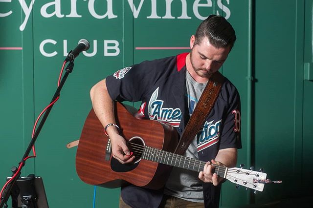 3 shows this coming week!
Friday I'll be at @hanginghillsbrewing from 5-7
Saturday I'll be playing at the Silk City Arts and Music Festival in Manchester at 3, and at @labyrinthbrewing from 5-8!