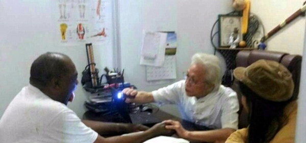 Mar Bry 接受《宁和堂》的中医中药诊治调理、服用中药,对健康保持十分重视。