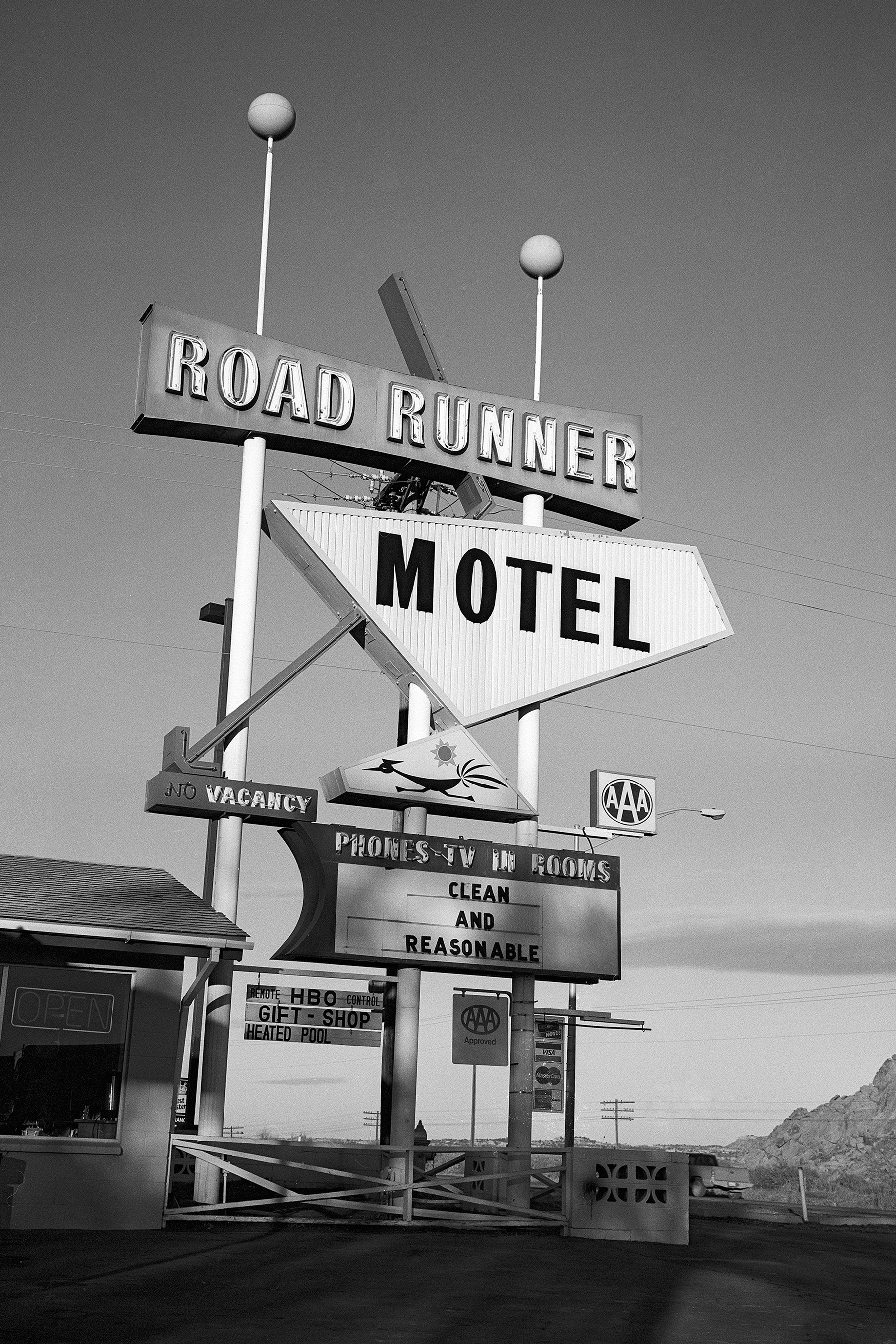 ROAD RUNNER MOTEL ROUTE 66