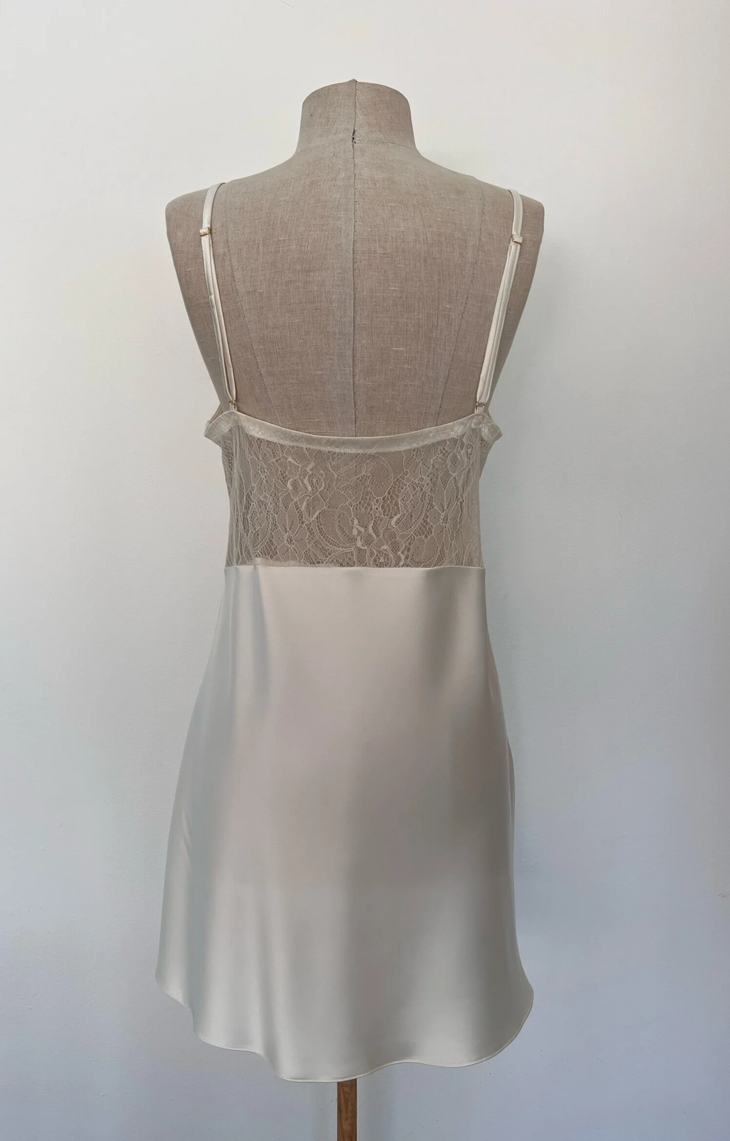 6CD1CD4A-DF57-4C86-8E56-D06207448A4C