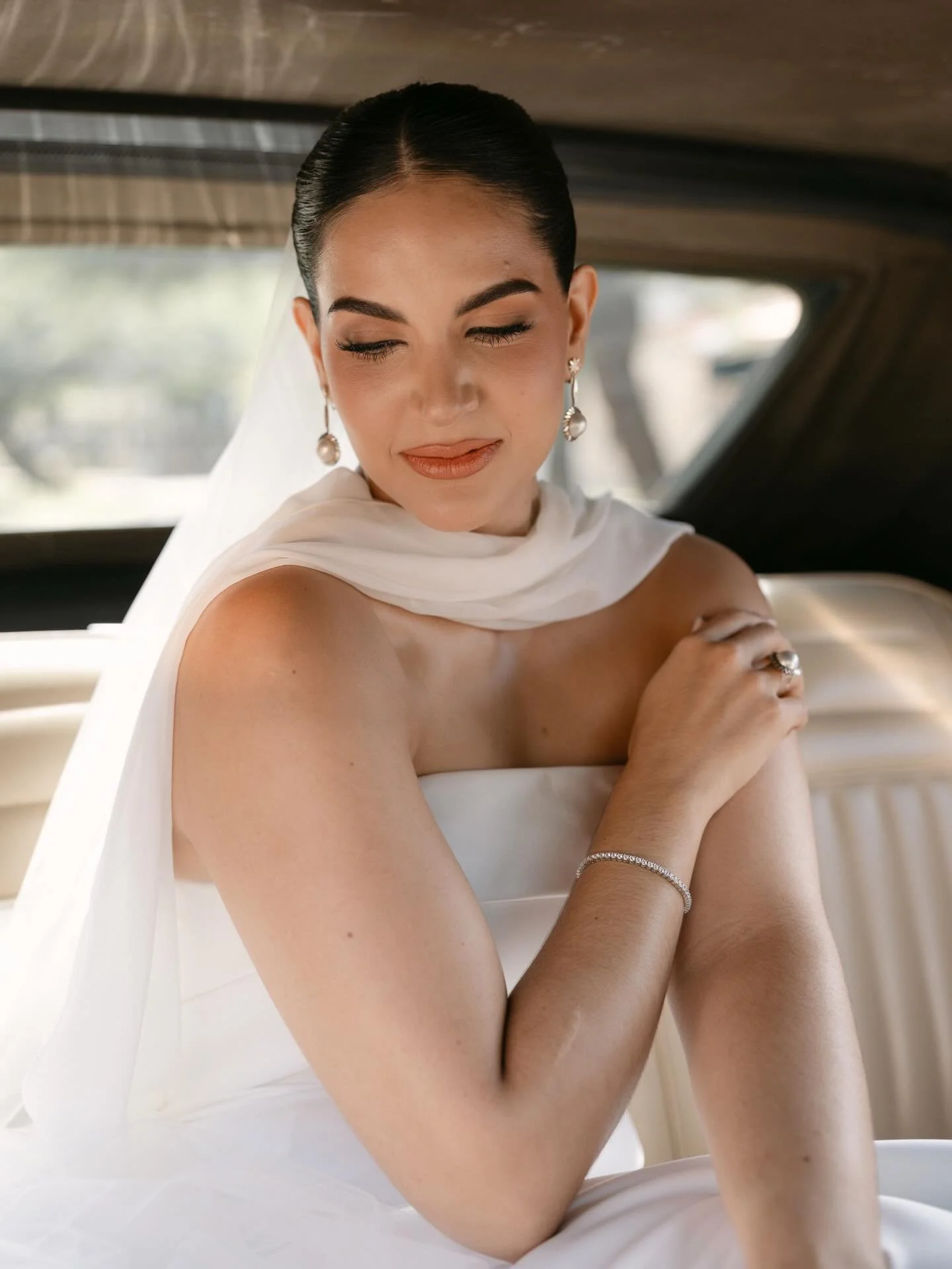 Gabriela in our Drop veil / Tul Seda / Ivory / wedding veil
.
Foto&nbsp;@ricordi.mx