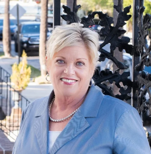 Written by: Dede Warren Restaurant Enthusiast and Critic