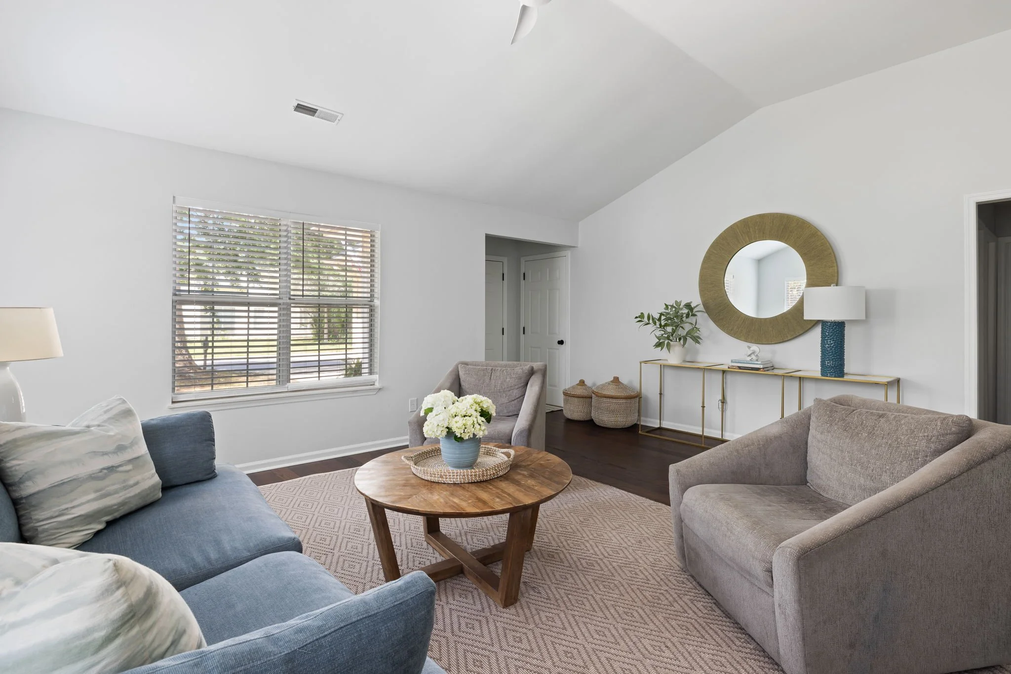 5-web-or-mls-2021 Arundel Pl- CoastalRePhoto-3.jpg