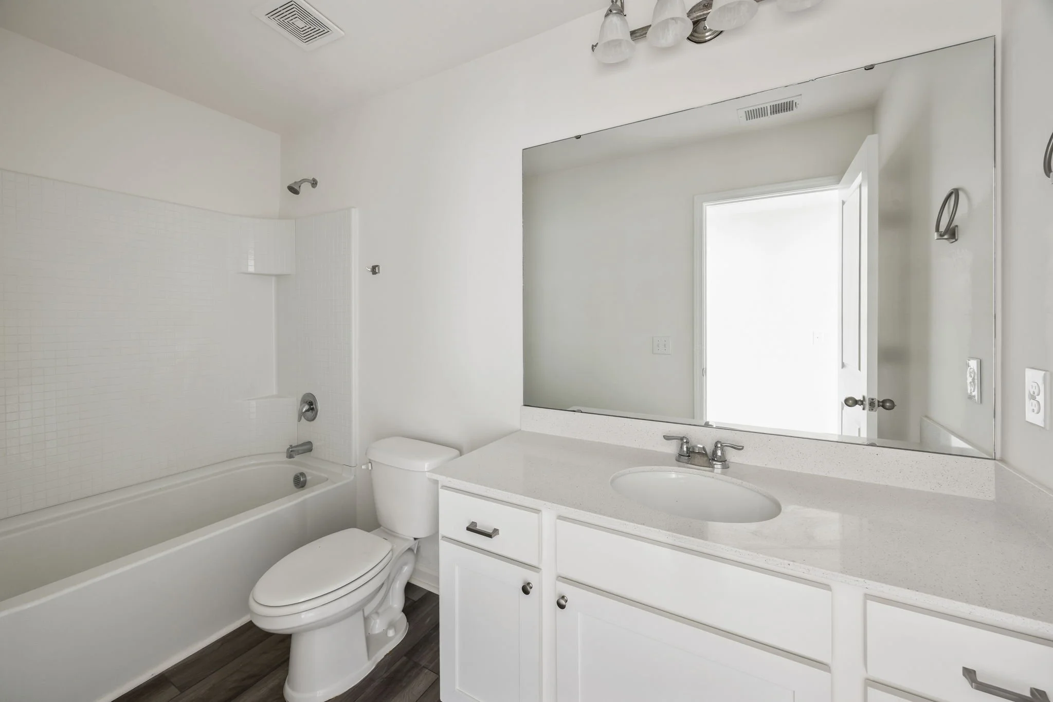 18-web-or-mls-5005 Ferry Field Drive - CoastalREphoto-14.jpg