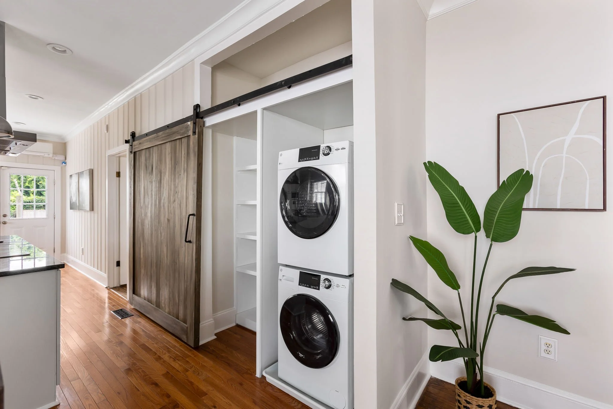 12-web-or-mls-67 Poplar St CoastalRE-11.jpg