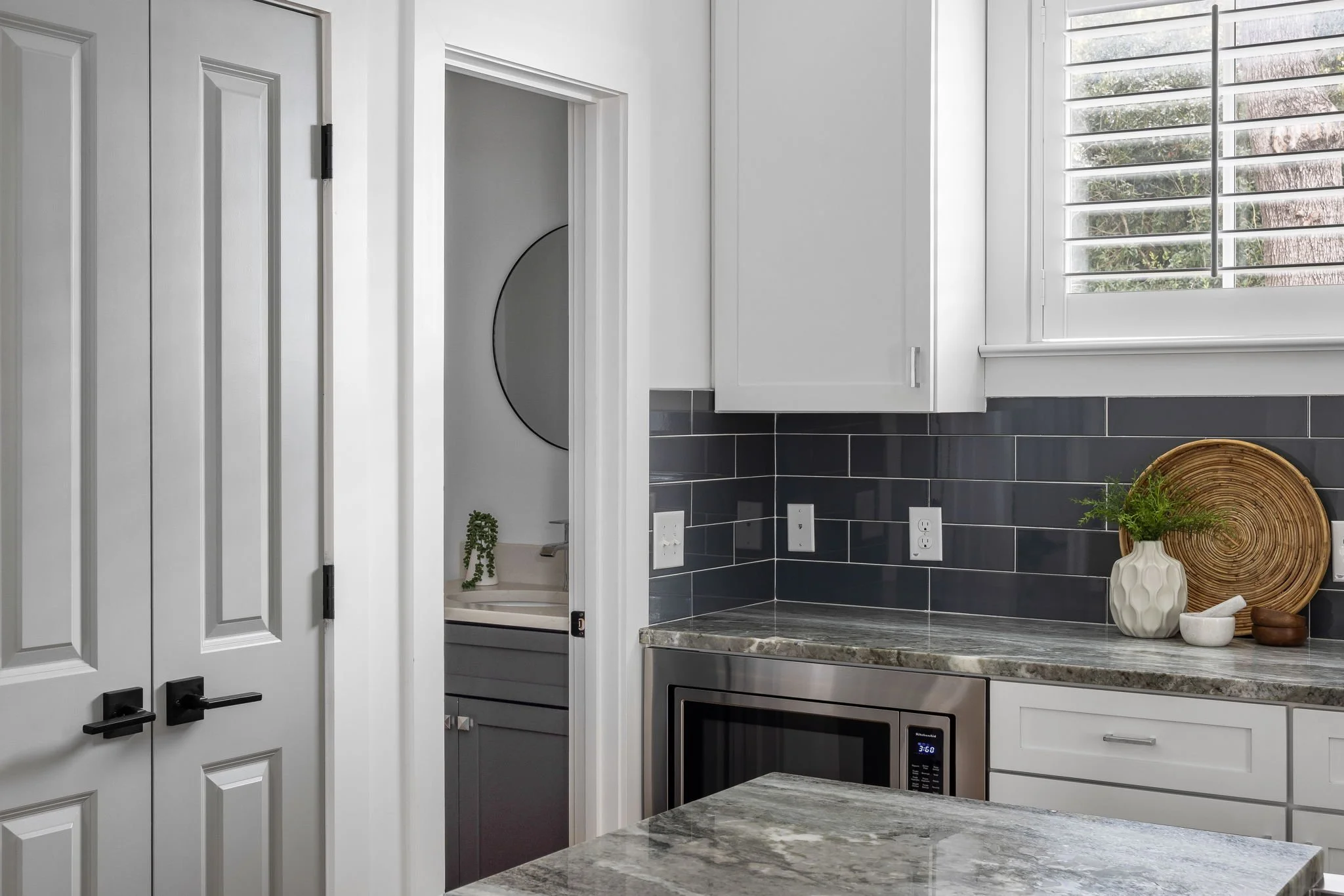 10-web-or-mls-8 Simons St -  Coastal RE Photo-5.jpg