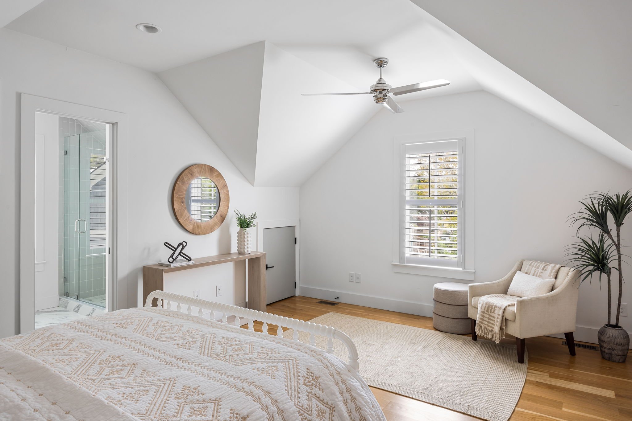 18-web-or-mls-8 Simons St -  Coastal RE Photo-14.jpg