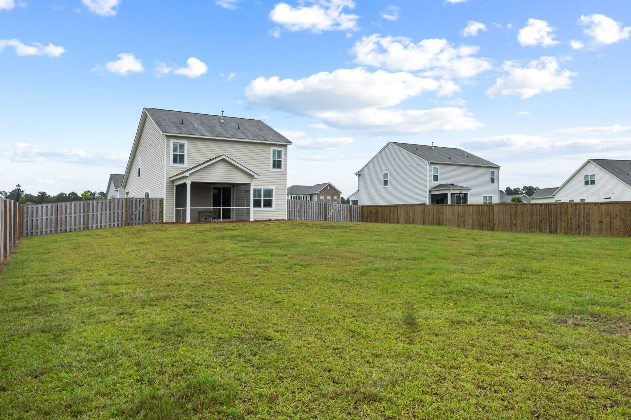 20-web-or-mls-231 Silver Crk Dr- Coastal RE Photo-13.jpg