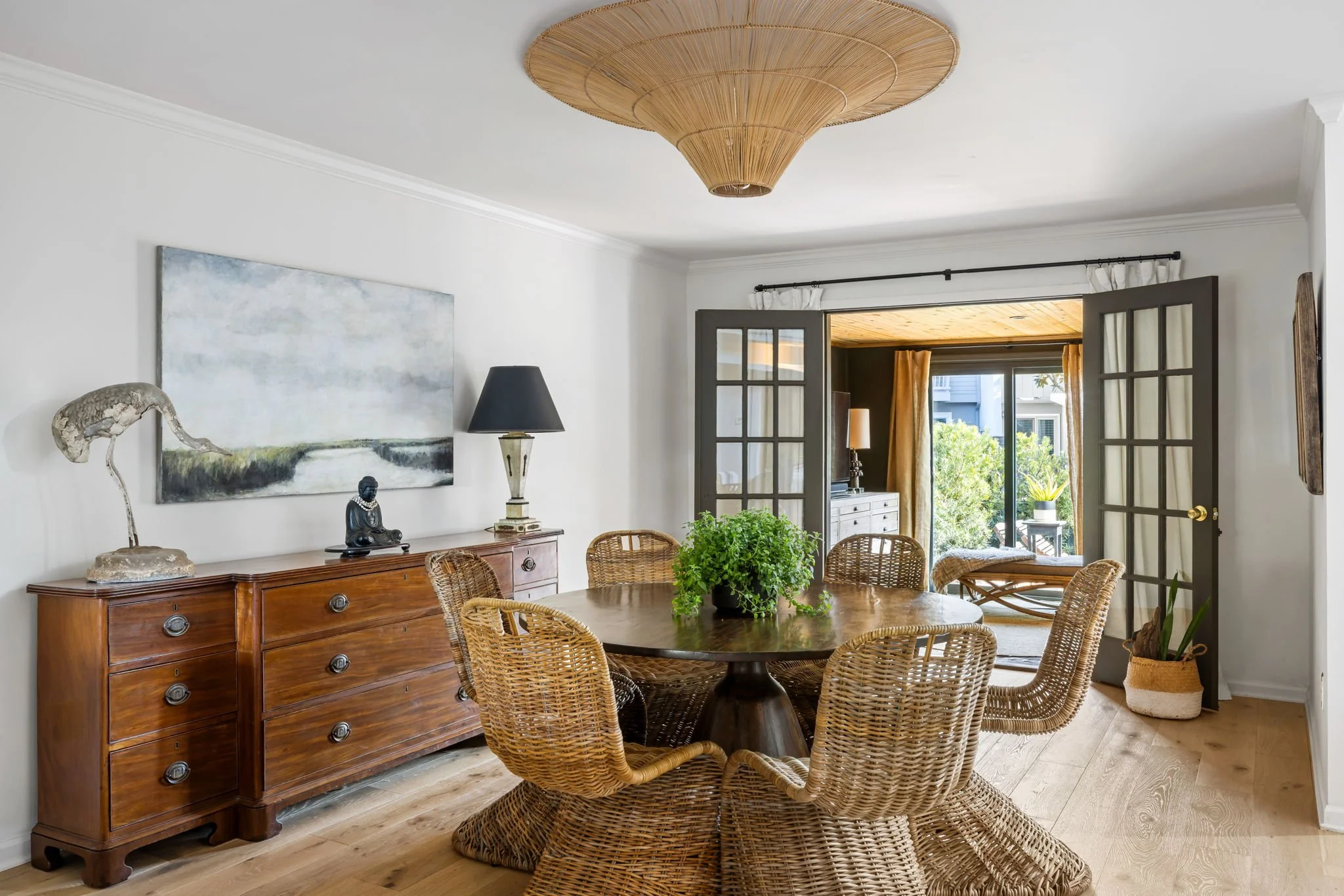 10-web-or-mls-1303 Ventura Pl - Coastal RE Photo-6.jpg