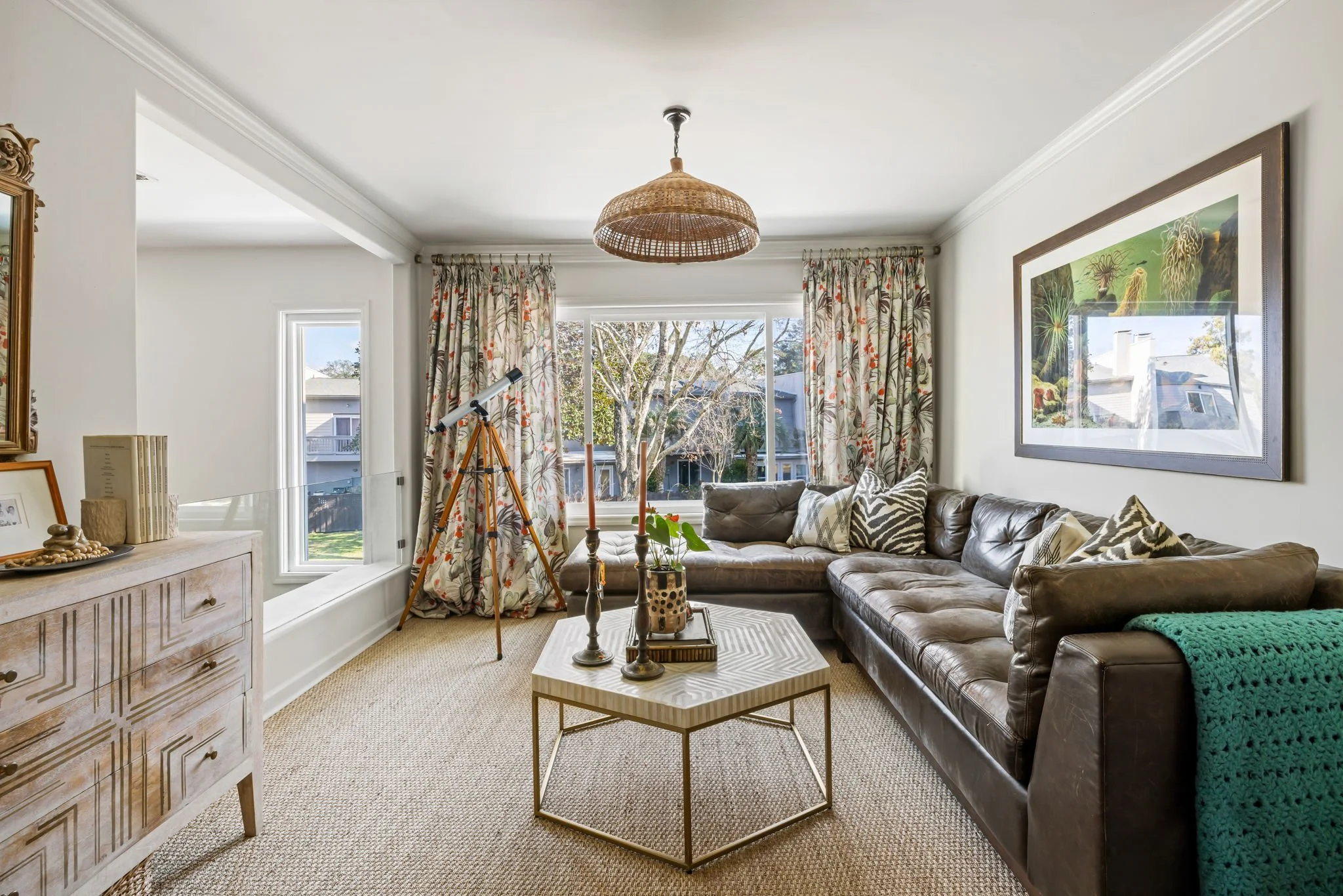 23-web-or-mls-1303 Ventura Pl - Coastal RE Photo-18.jpg