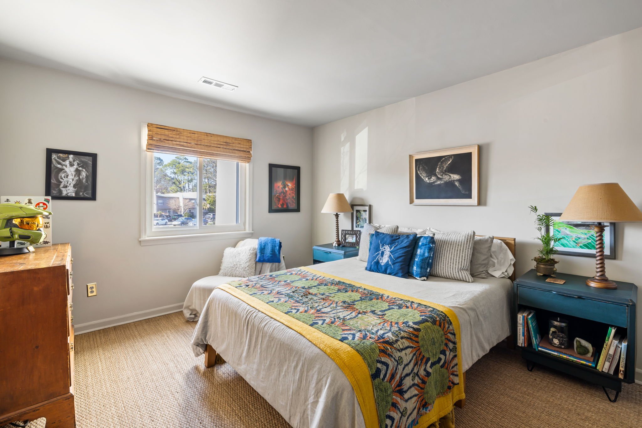 28-web-or-mls-1303 Ventura Pl - Coastal RE Photo-22.jpg