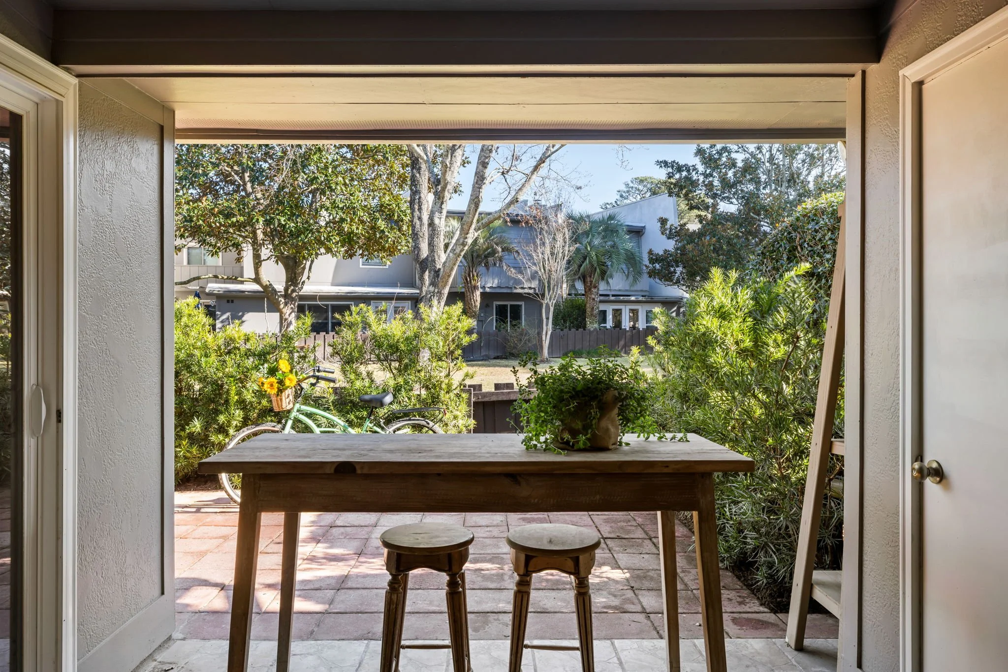 30-web-or-mls-1303 Ventura Pl - Coastal RE Photo-26.jpg