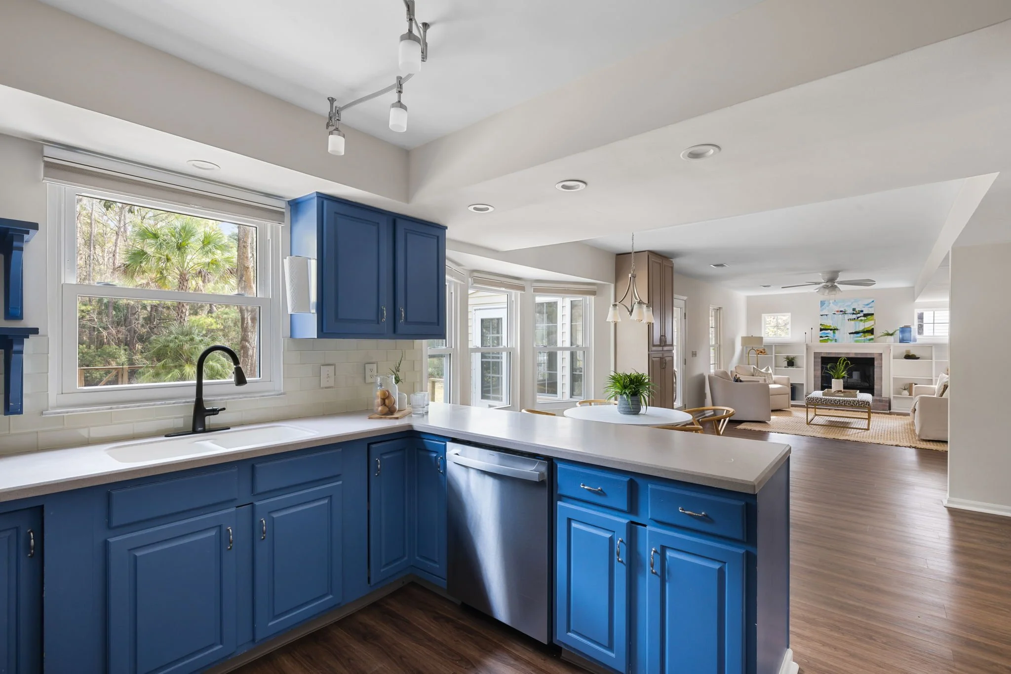 7-web-or-mls-1490 Diamond Blvd- Coastal Re Photo-5.jpg