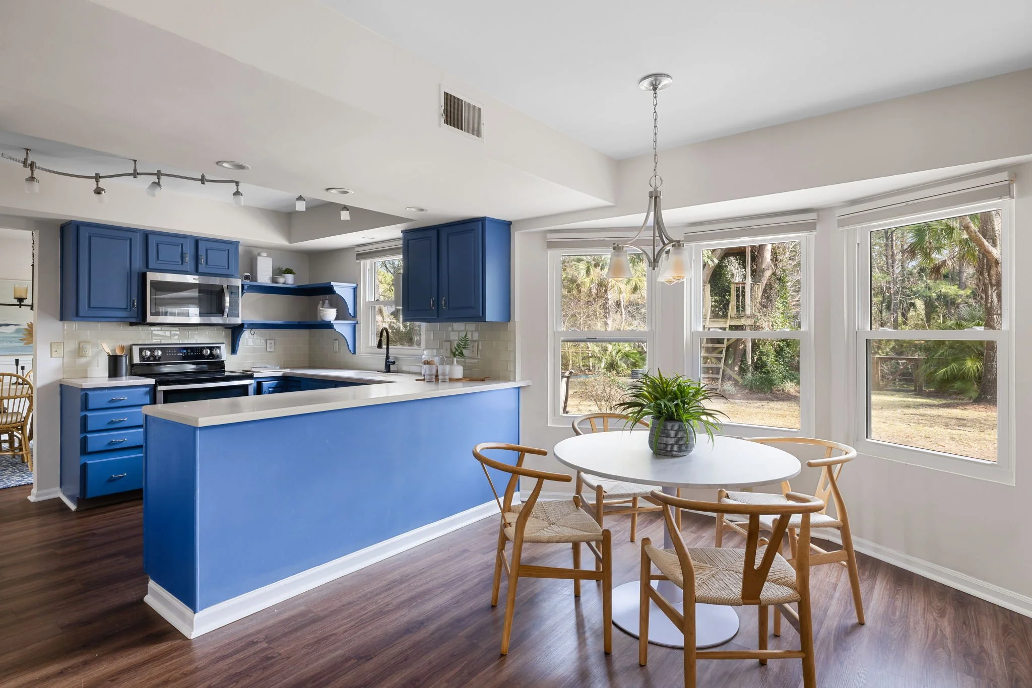 9-web-or-mls-1490 Diamond Blvd- Coastal Re Photo-7.jpg