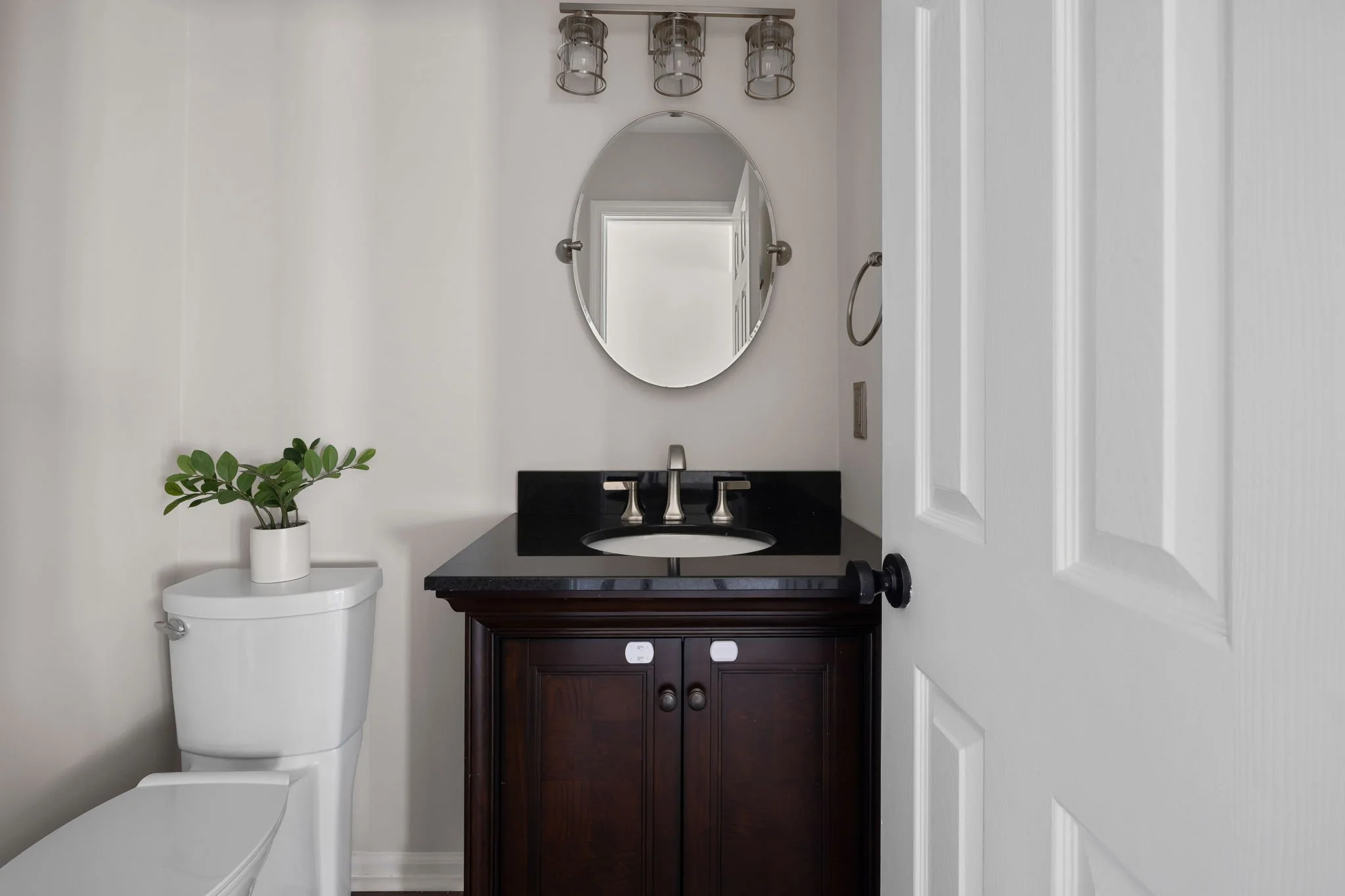 13-web-or-mls-1490 Diamond Blvd- Coastal Re Photo-10.jpg