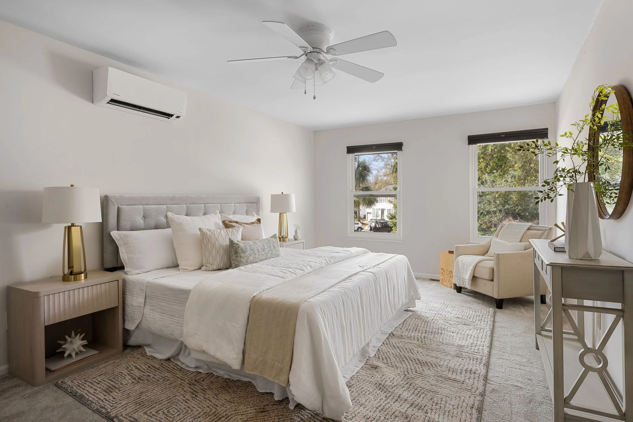 14-web-or-mls-1490 Diamond Blvd- Coastal Re Photo-11.jpg