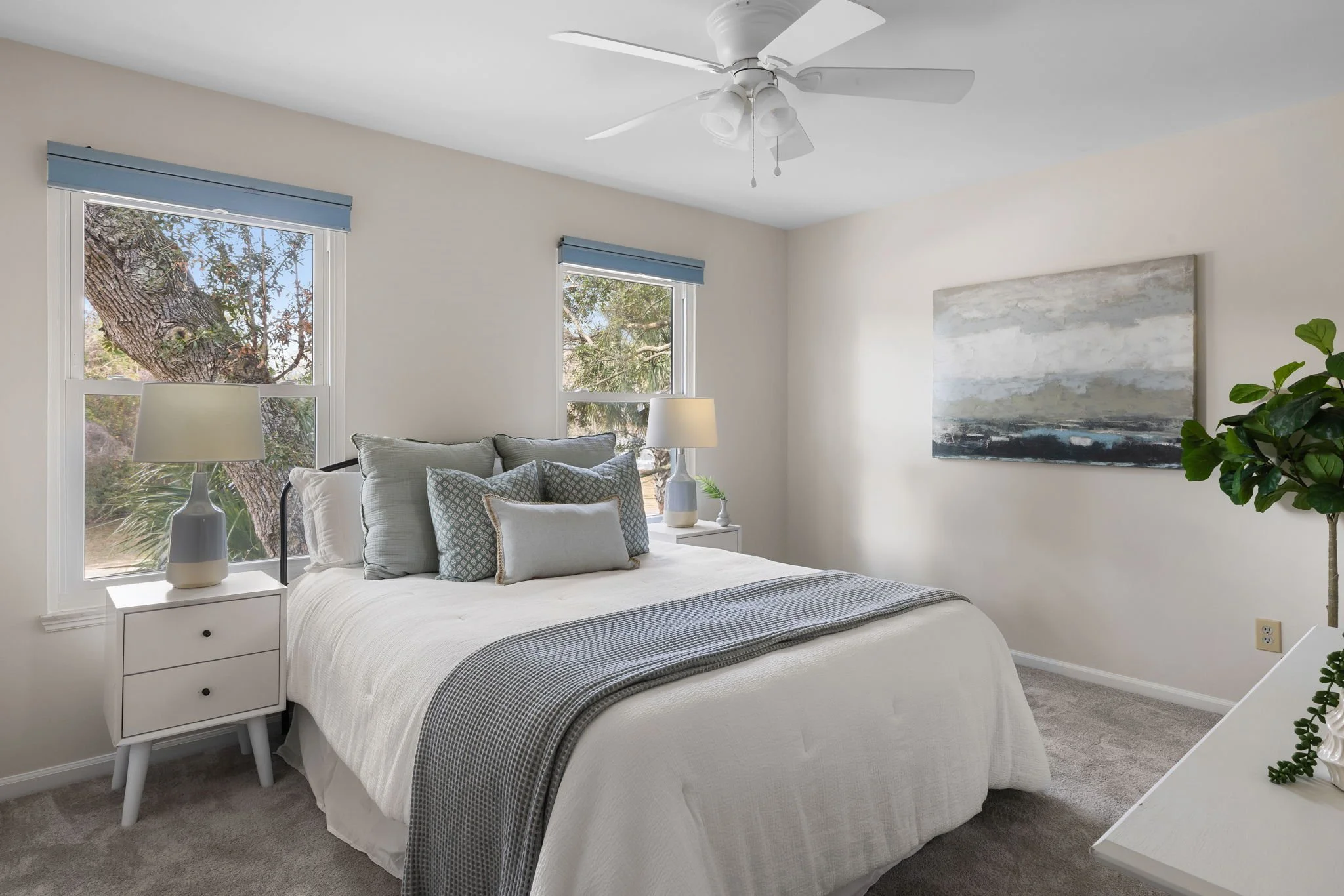 21-web-or-mls-1490 Diamond Blvd- Coastal Re Photo-16.jpg