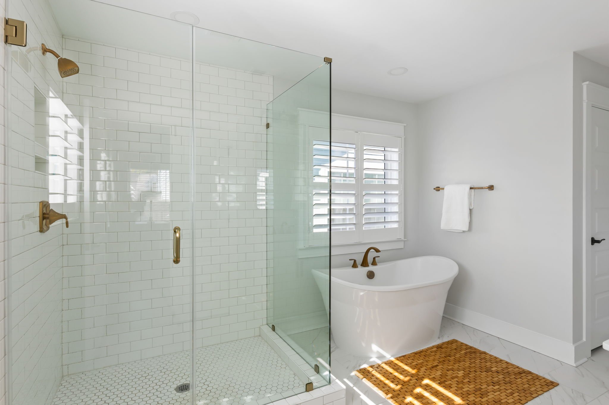 16-web-or-mls-2037 Blue Bayou Blvd CoastalRE-18.jpg