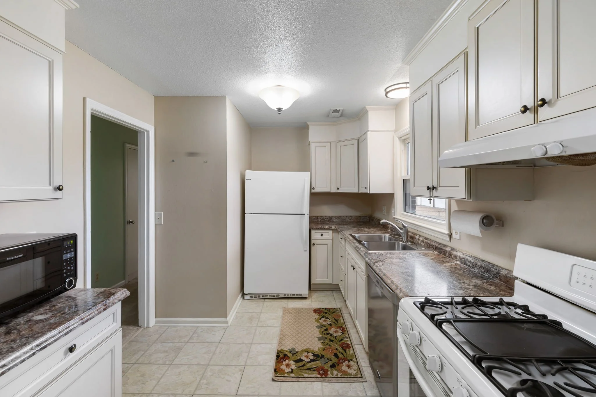 7-web-or-mls-4 Newark Ave CoastalRE-17.jpg