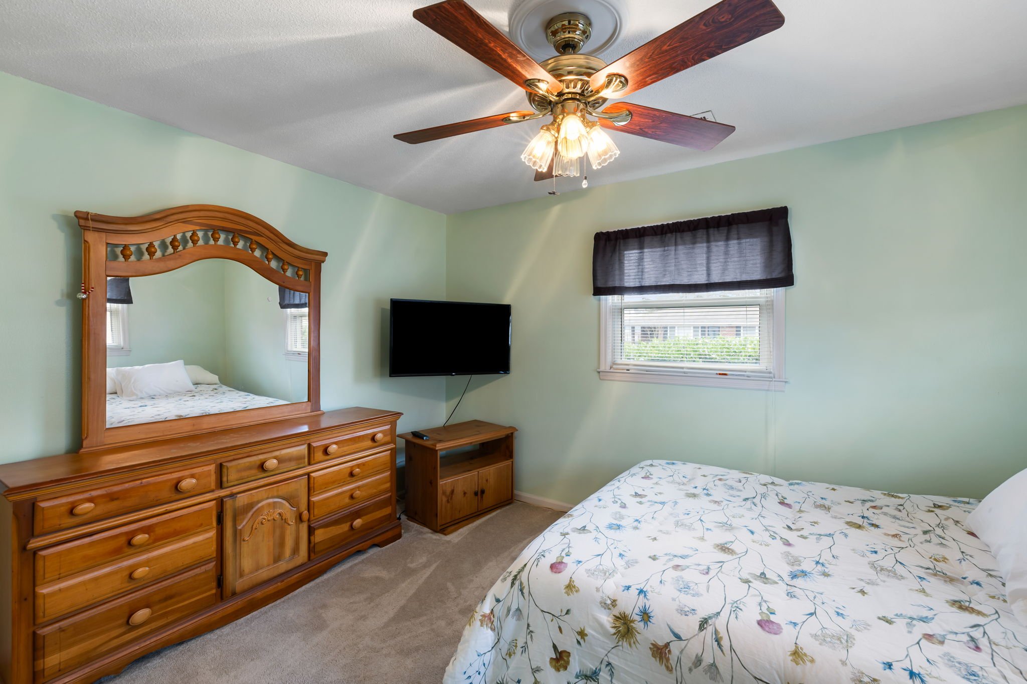 16-web-or-mls-4 Newark Ave CoastalRE-16.jpg