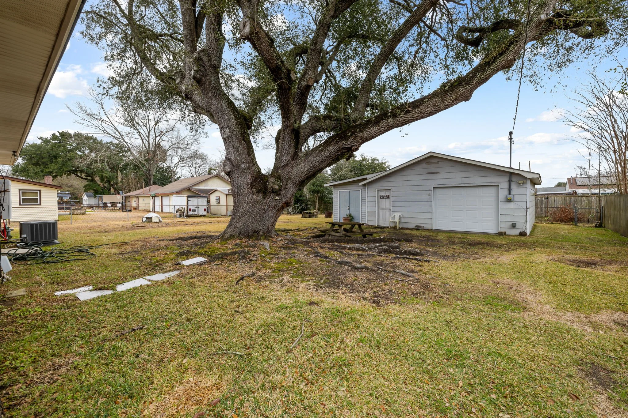 18-web-or-mls-4 Newark Ave CoastalRE-11.jpg