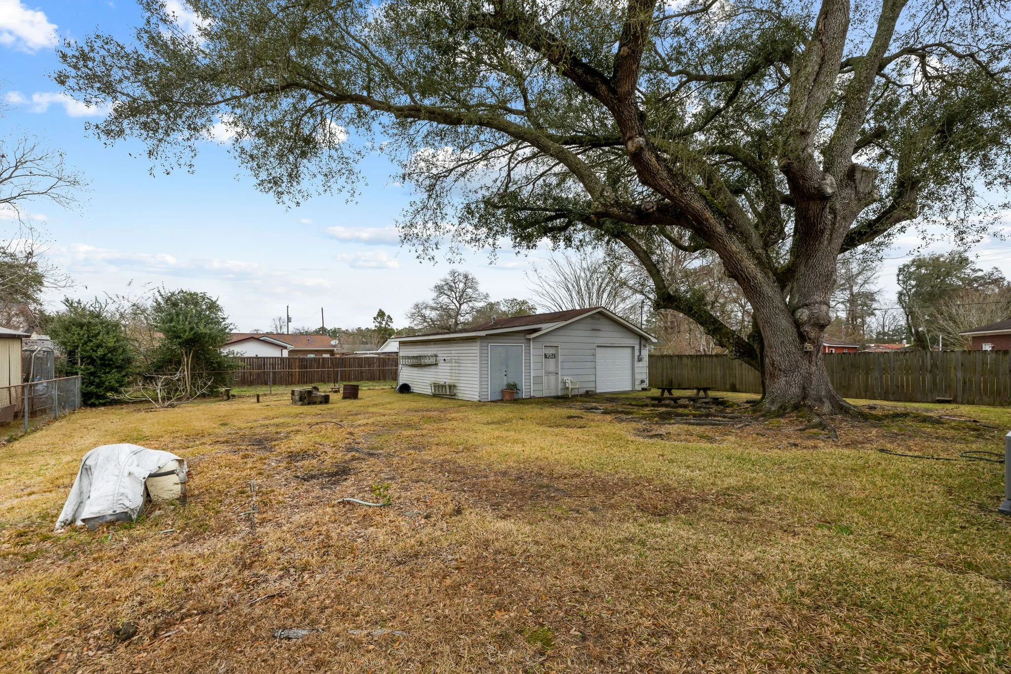 19-web-or-mls-4 Newark Ave CoastalRE-12.jpg