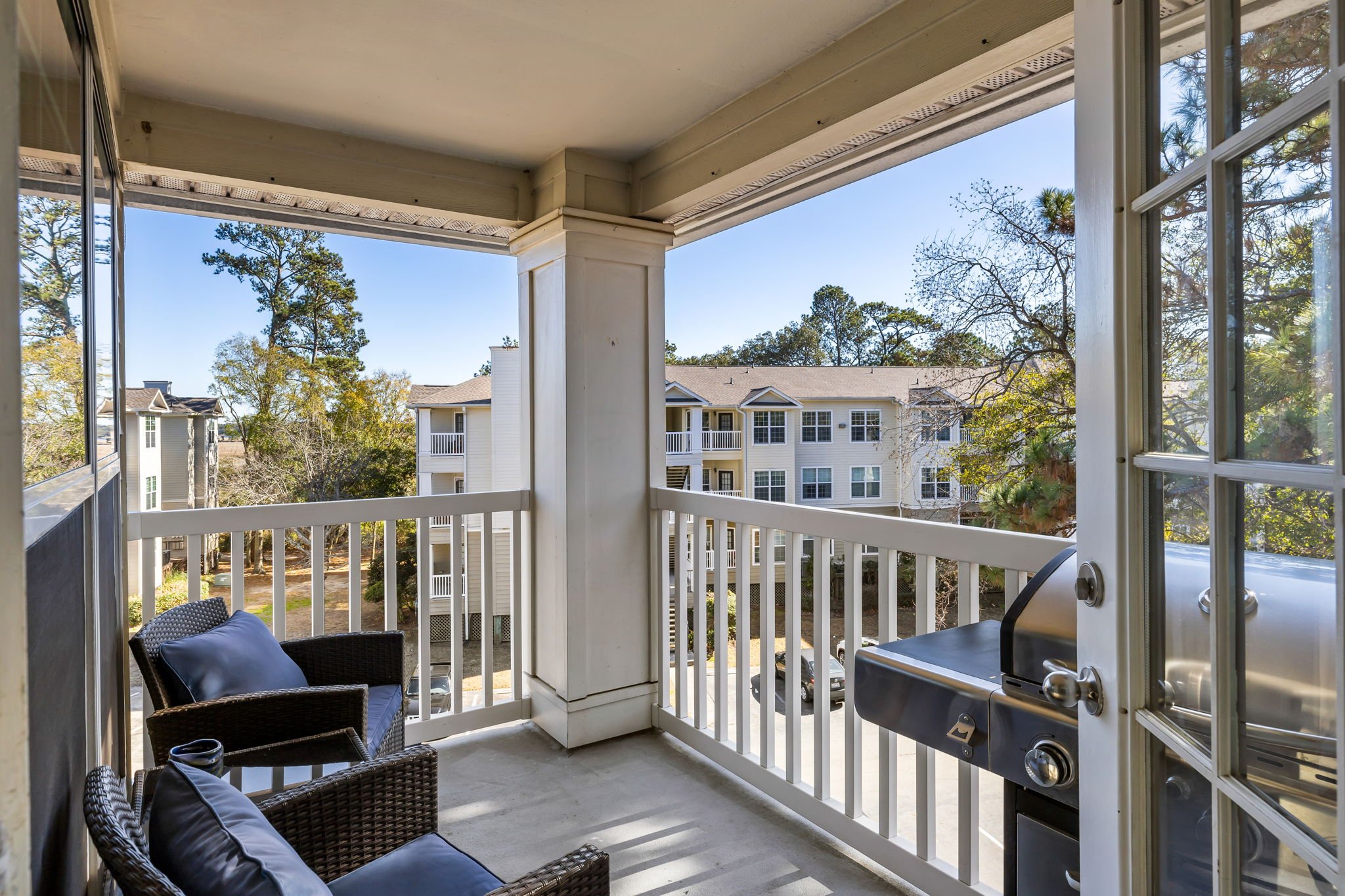 9-web-or-mls-700 Daniel Ellis Dr 10301 CoastalRE-8.jpg