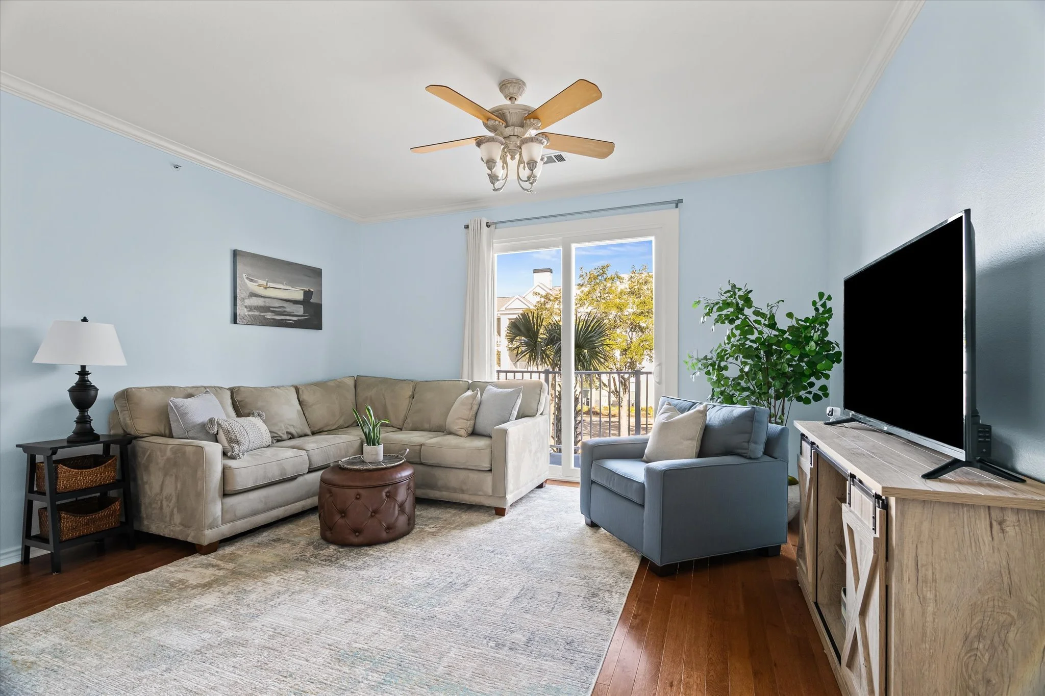 02-Living Room 1.jpg