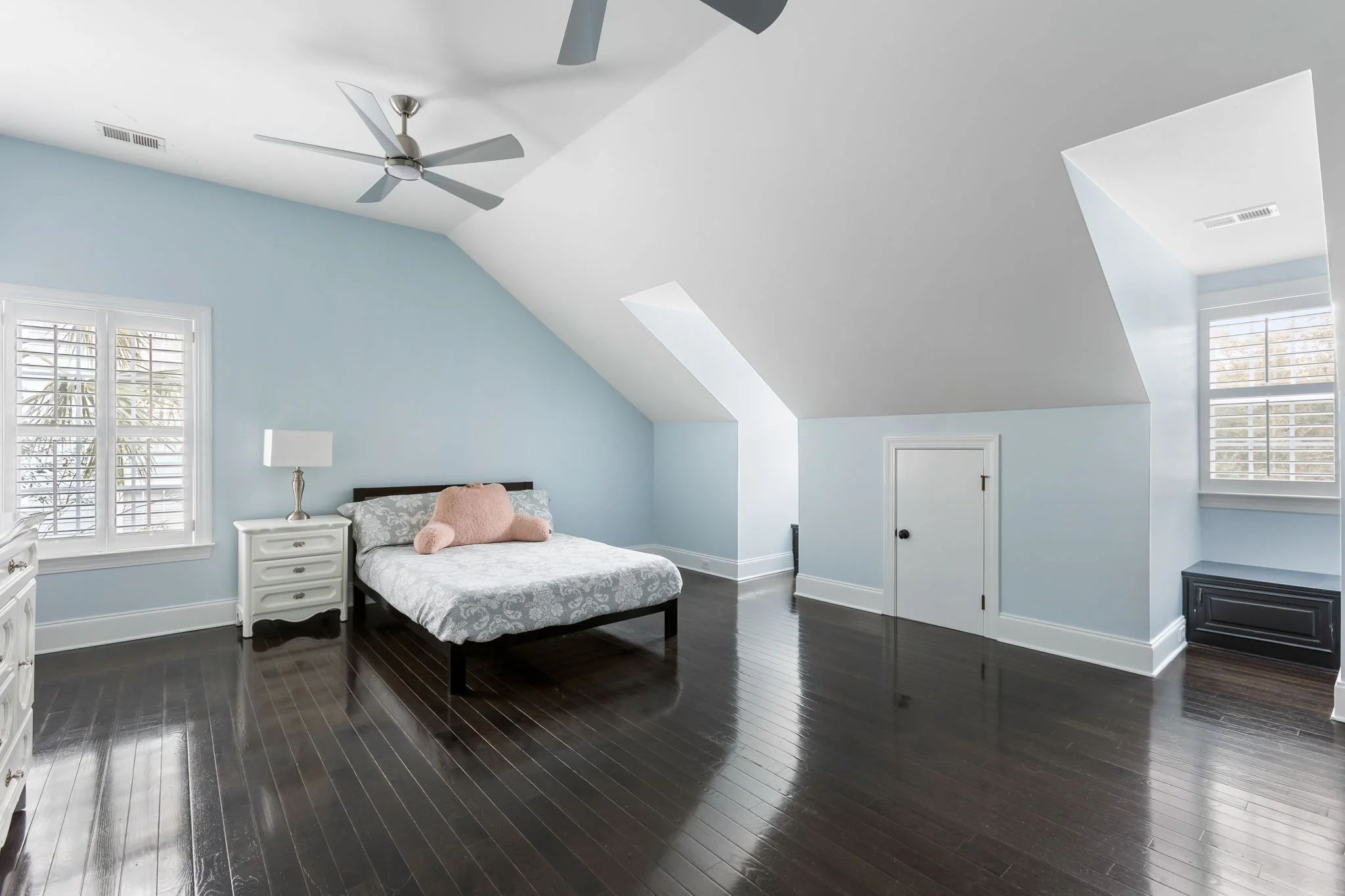 24-web-or-mls-4320 Savoy St CoastalRE-27.jpg