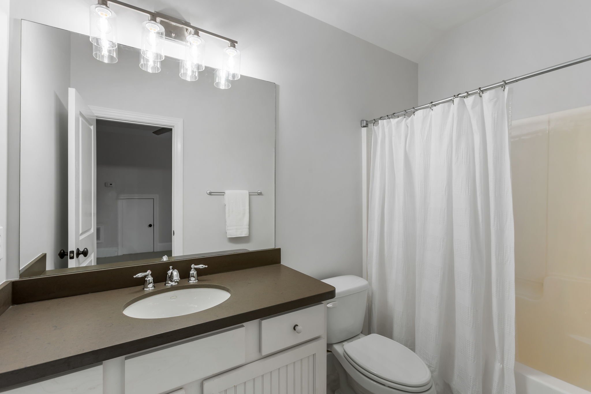 28-web-or-mls-4320 Savoy St CoastalRE-31.jpg