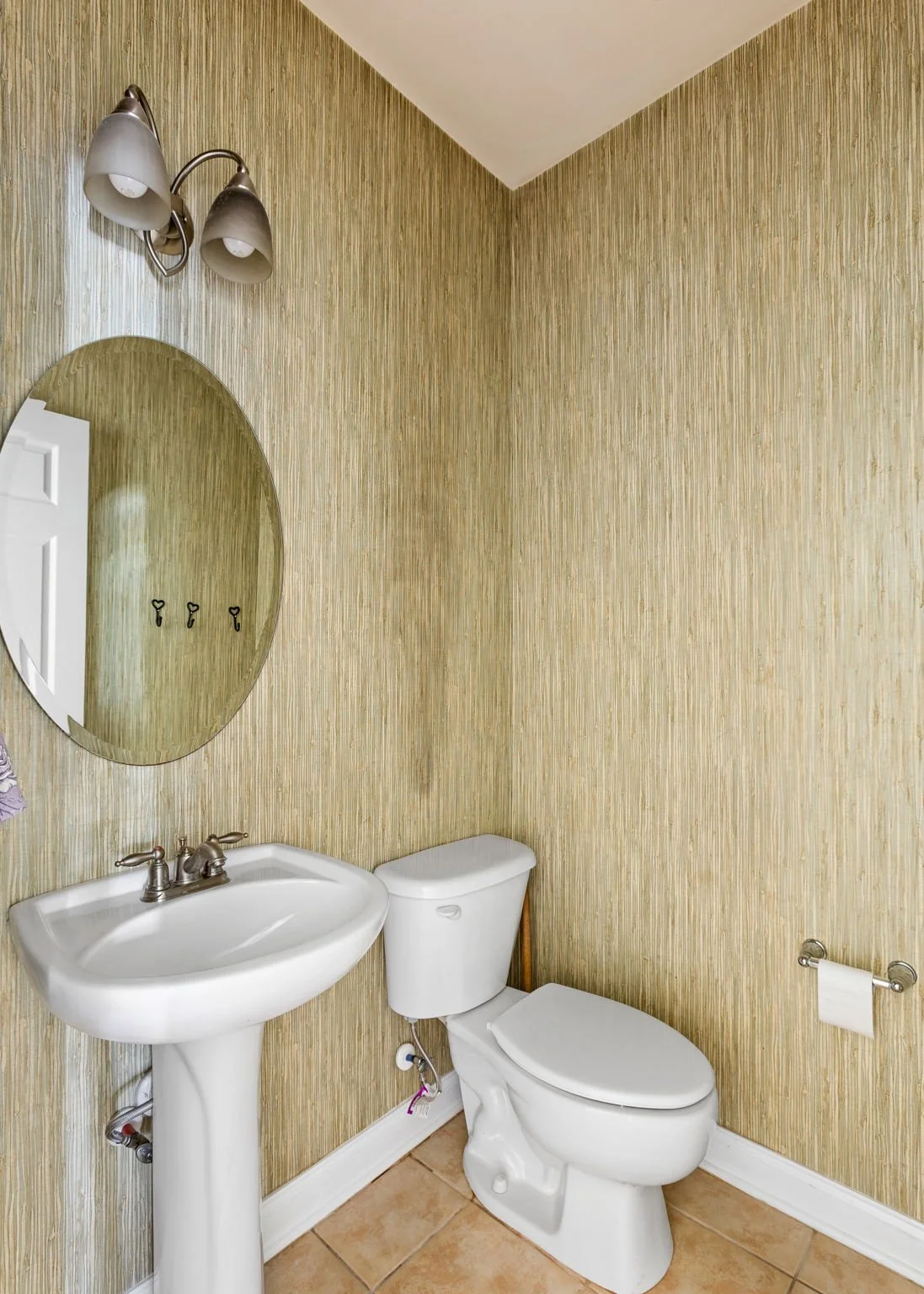 9-web-or-mls-9011 Parlor Dr CoastalRE-10.jpg