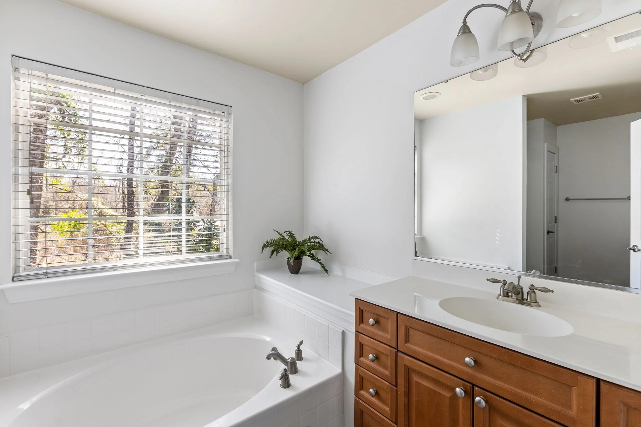 13-web-or-mls-9011 Parlor Dr CoastalRE-2.jpg