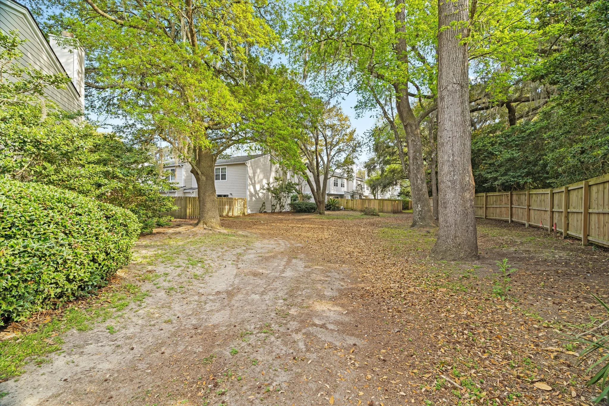 04-Exterior Back.jpg