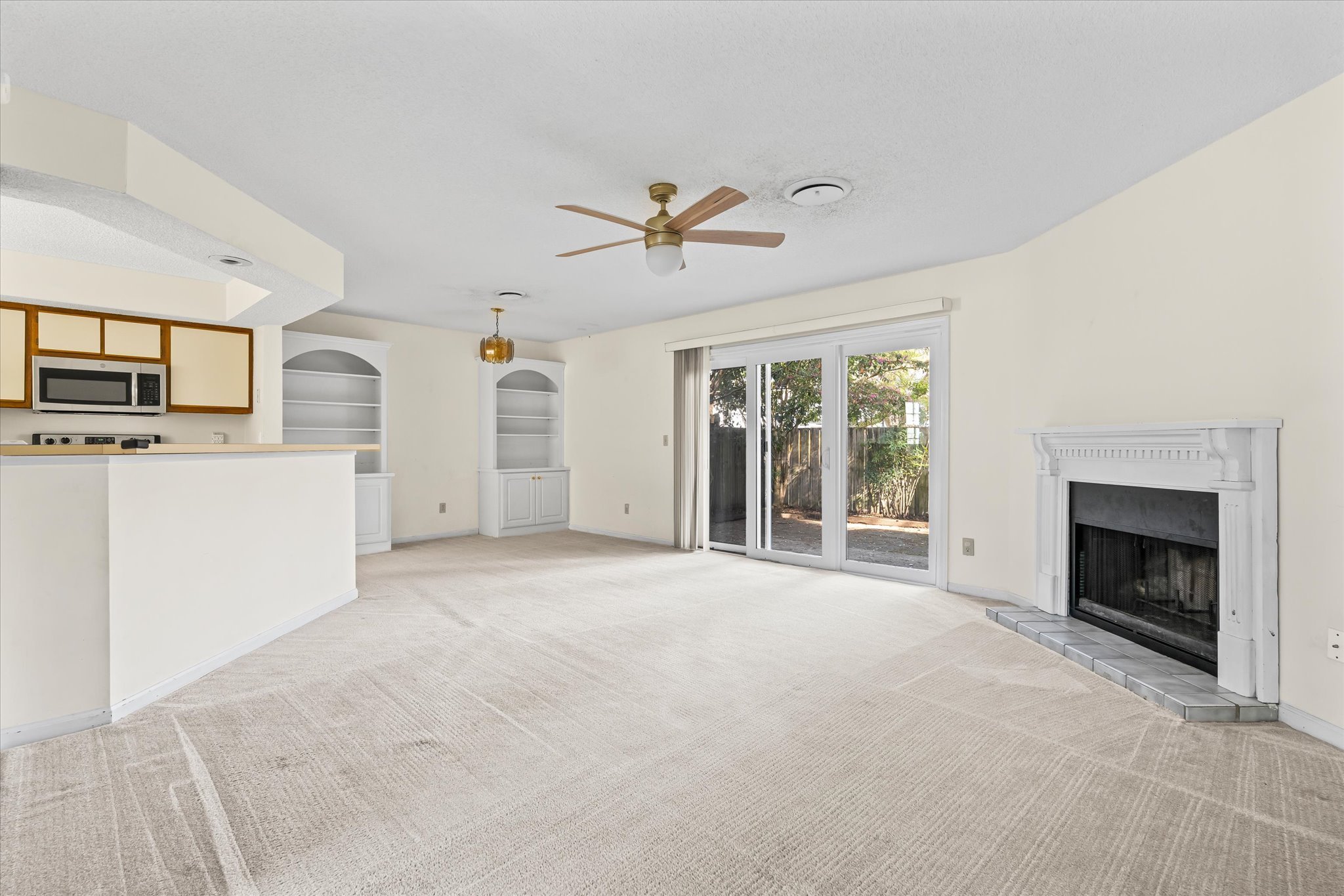 12-Living Room 2.jpg