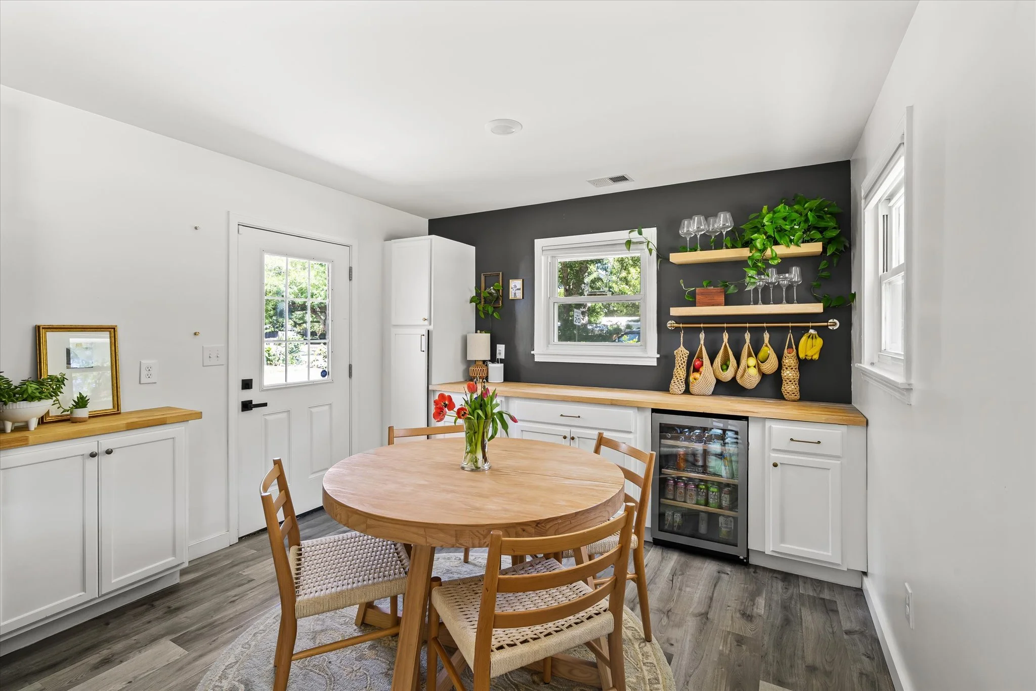 04-Dining Room.jpg