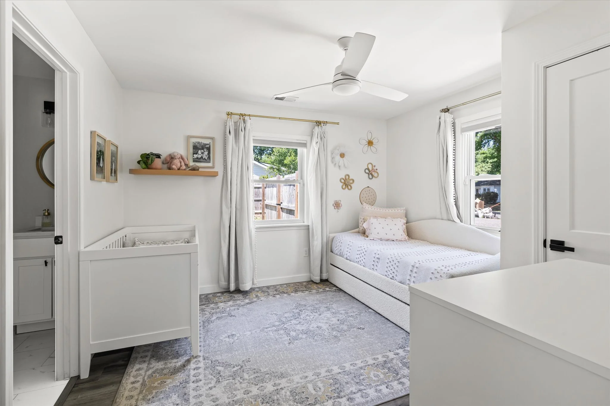 05-Bedroom.jpg