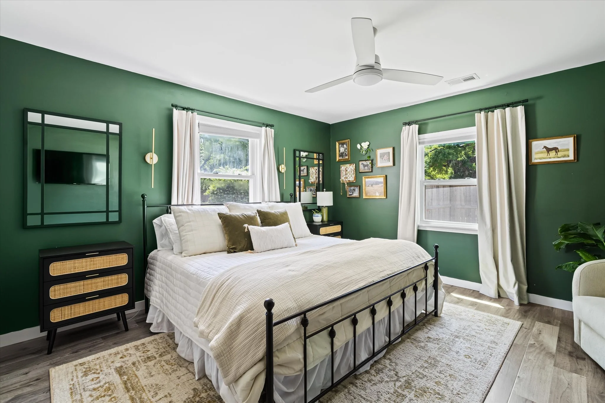 11-Master Bedroom.jpg