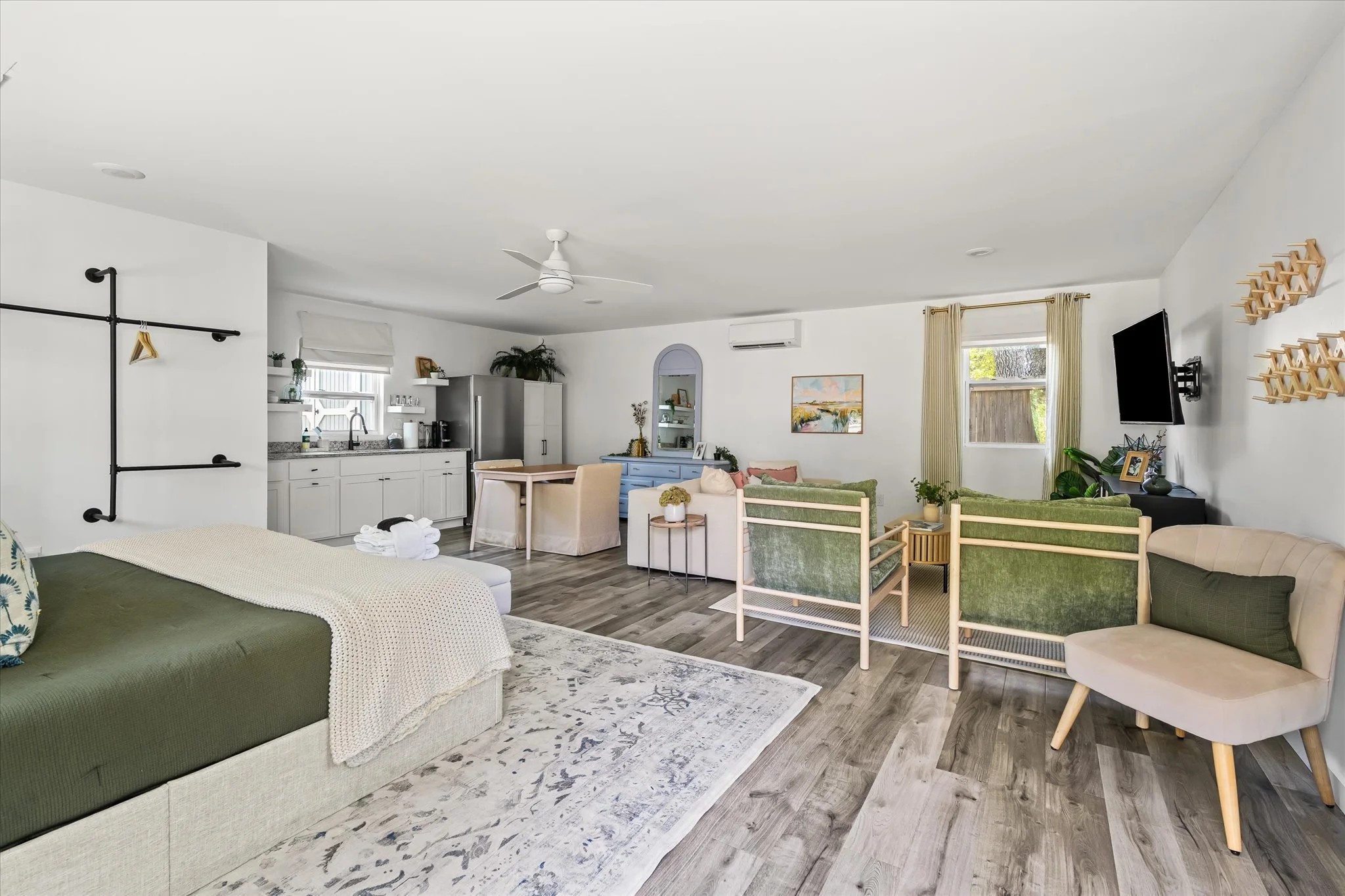 17-Guest House.jpg