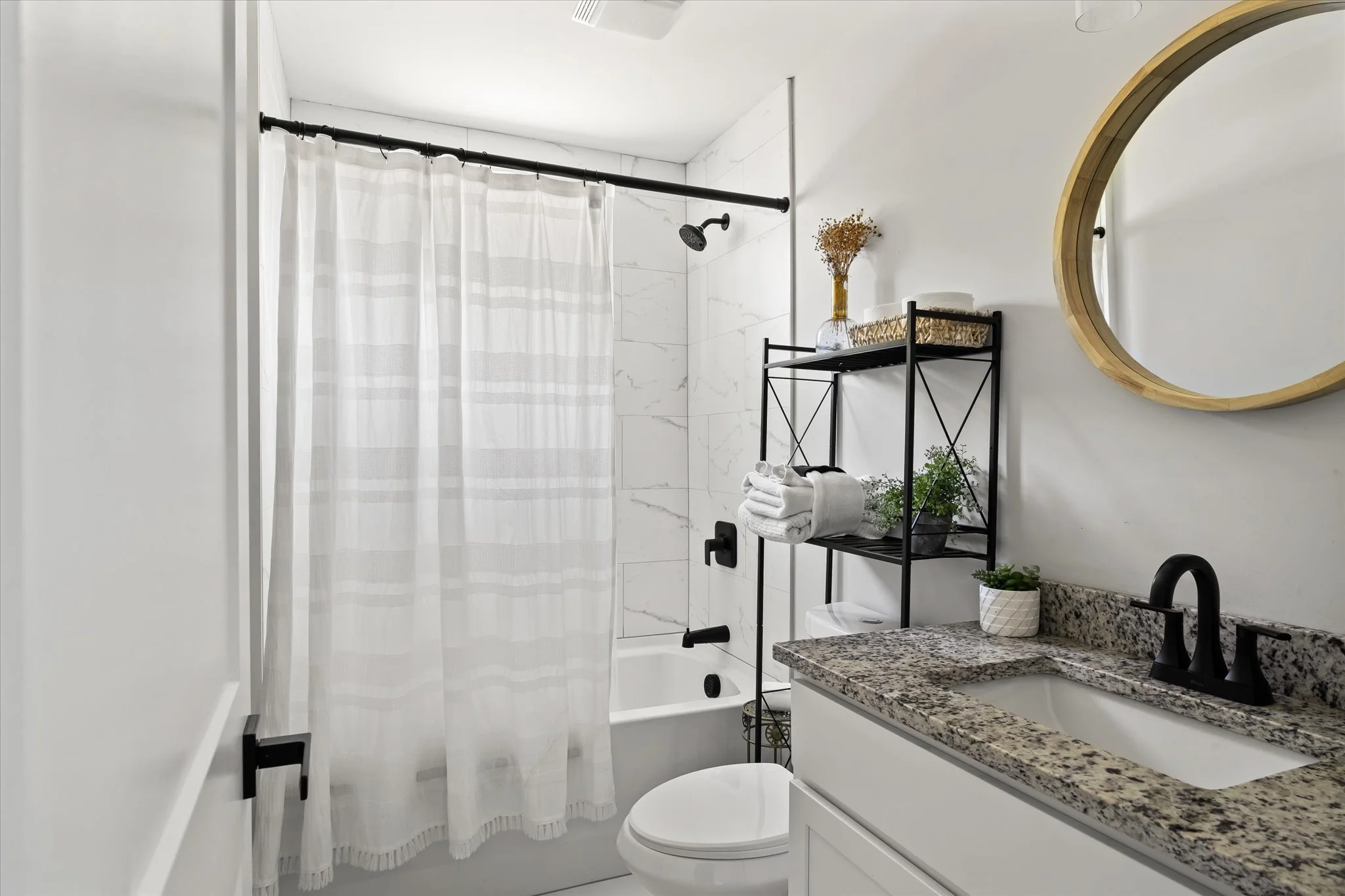 20-Guest House.jpg